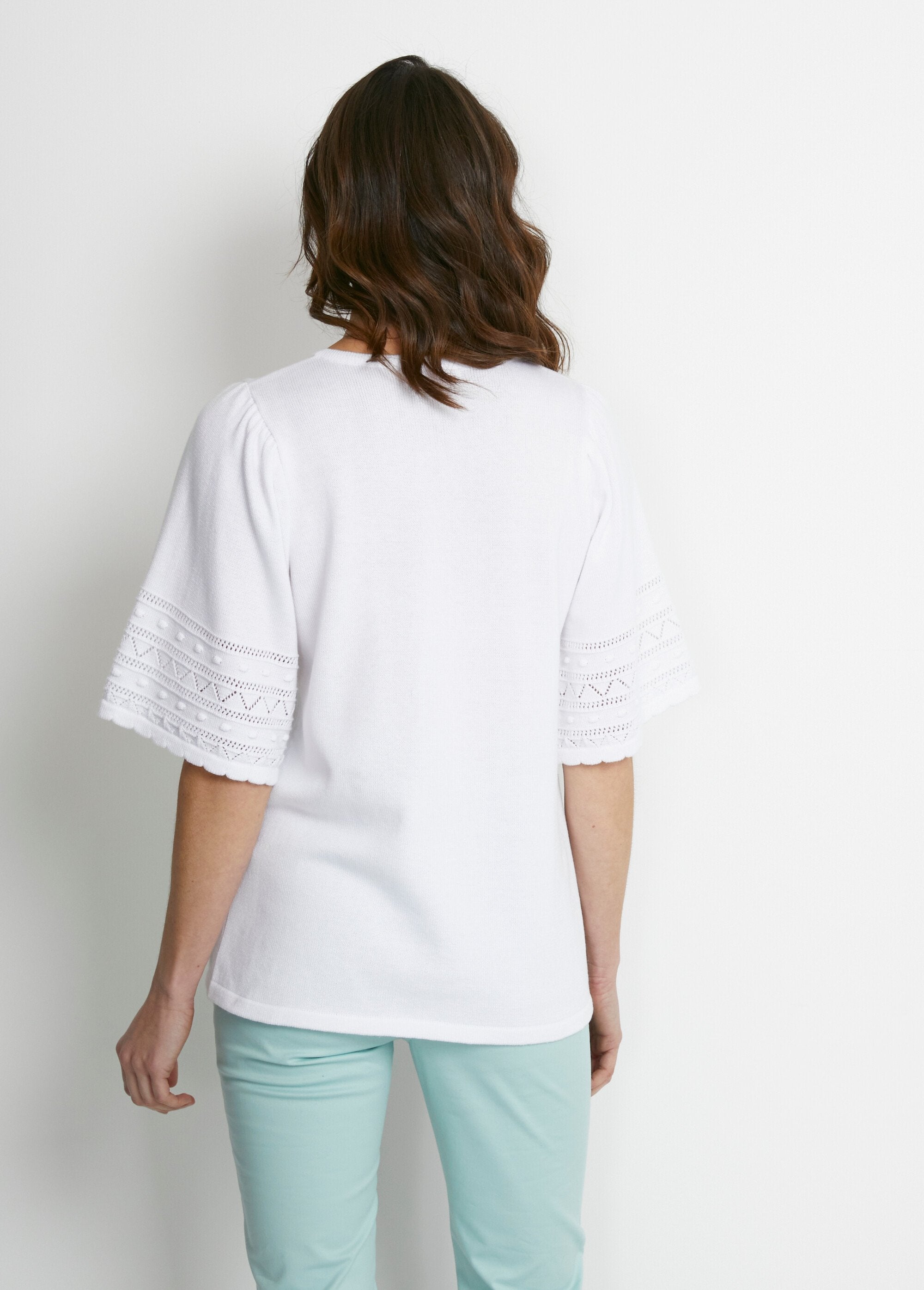 Cardigan_a_girocollo_con_orlo_a_giorno_e_gomitoli_legati_Blanc_DO1_slim