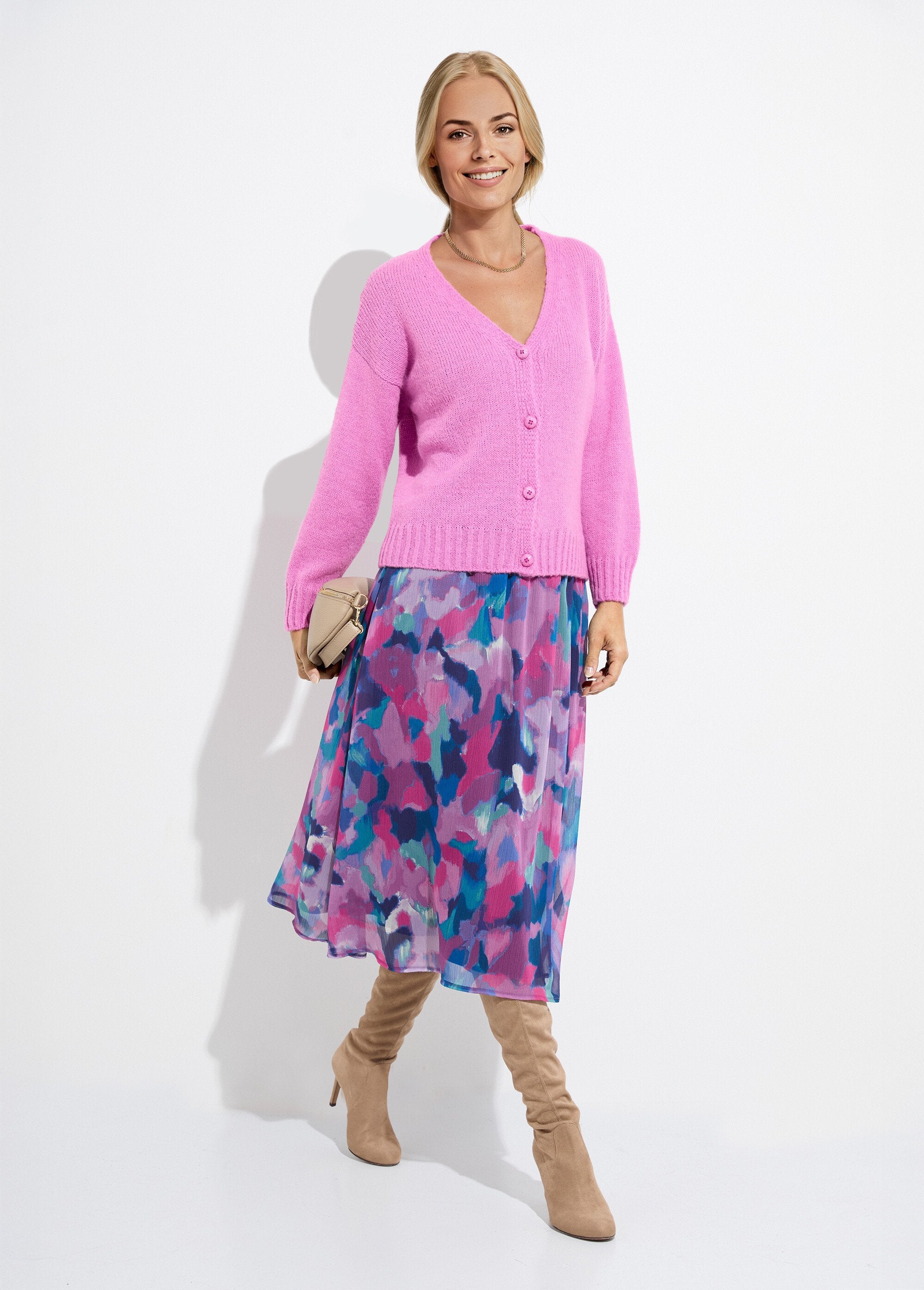 Cardigan_abbottonato_con_scollo_a_V_in_misto_mohair_Magenta_SF1_slim