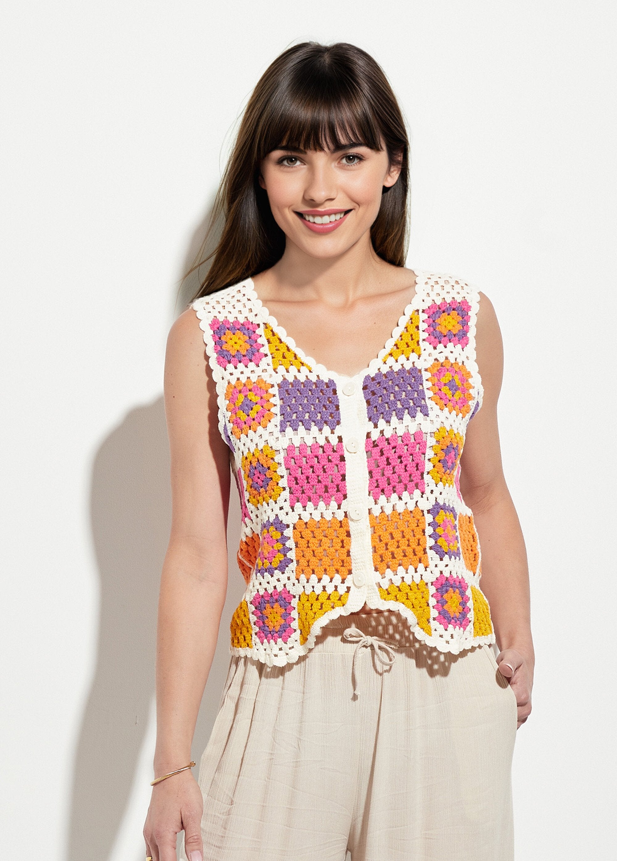 Cardigan_senza_maniche_con_scollo_a_V_all'uncinetto_Rose_et_violet_FA1_slim