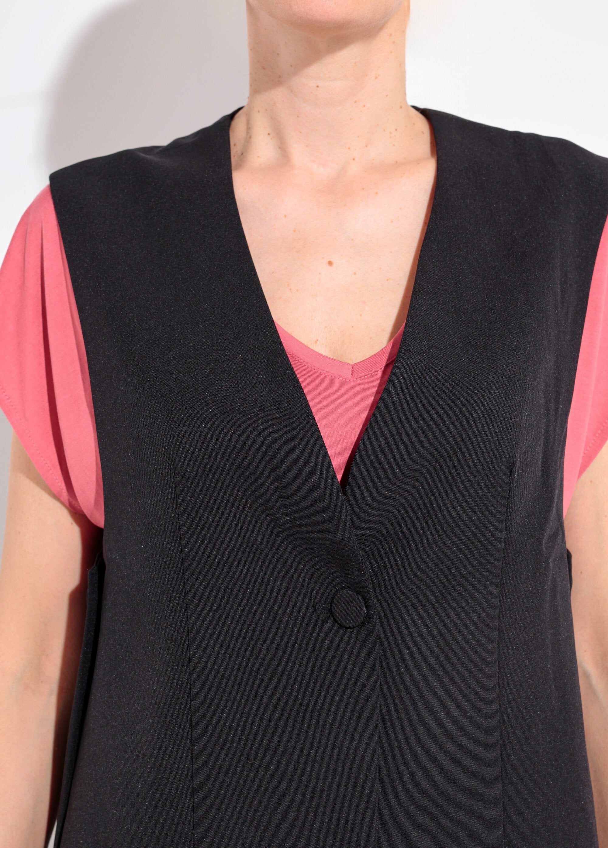 Gilet_da_abito_senza_maniche_con_bottoni_laterali_Noir_DE1_slim