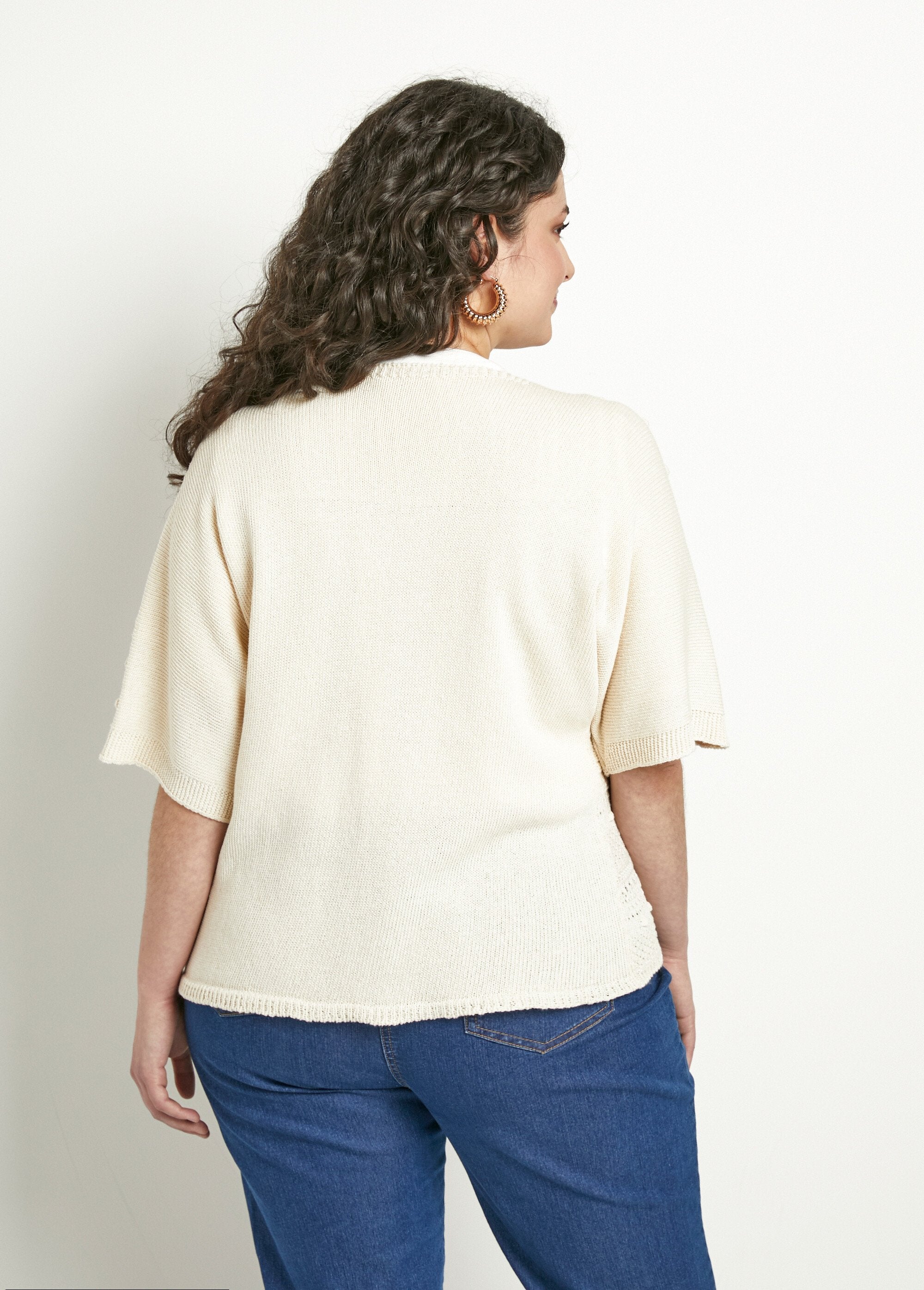 Cardigan_traforato_a_maniche_corte_con_scollo_a_V_e_chiusura_a_cravatta_Ficelle_DO1_curvy