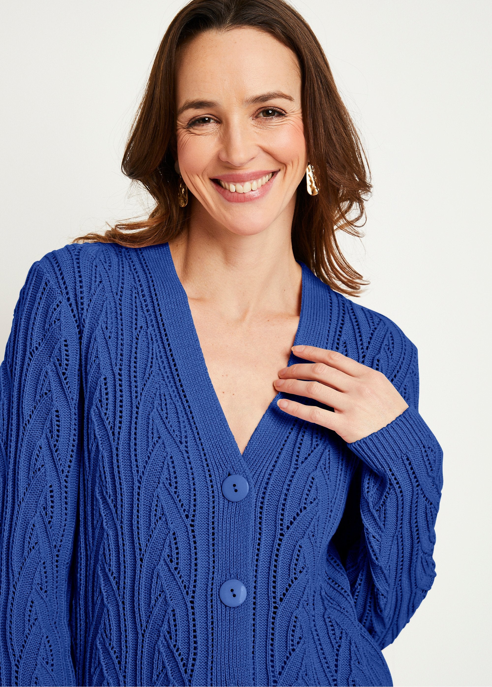 Cardigan_corto_traforato_con_bottoni_BLU_DE1_slim