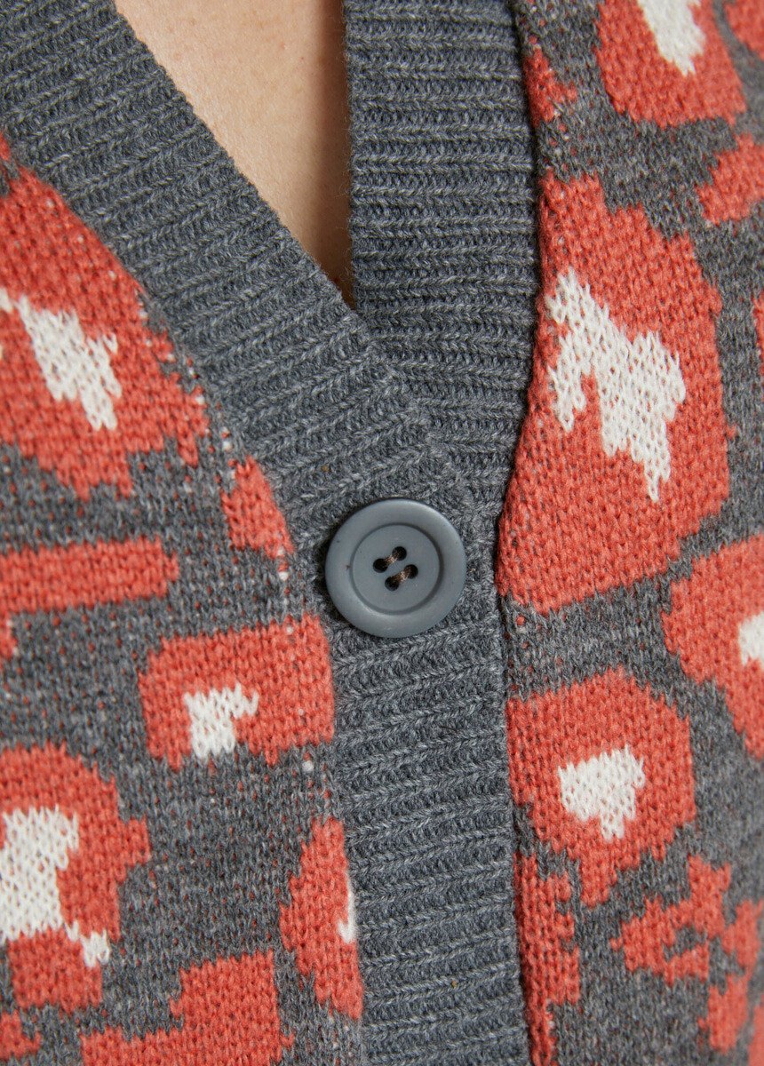 Cardigan_corto_abbottonato_in_jacquard_leopardato_Gris_et_tomette_DE2_slim