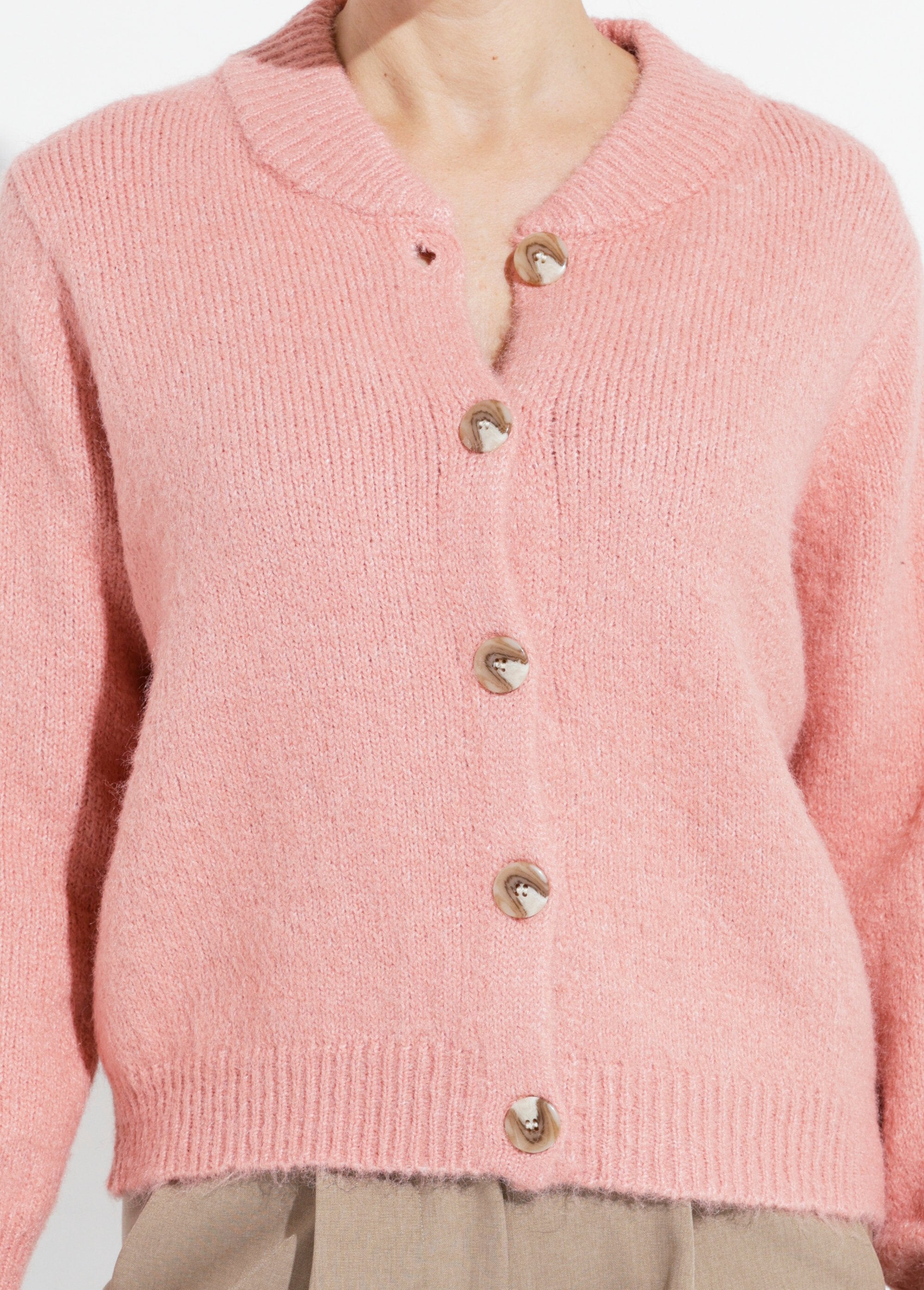 Cardigan_a_maglia_con_scollo_rotondo_Rose_DE1_slim