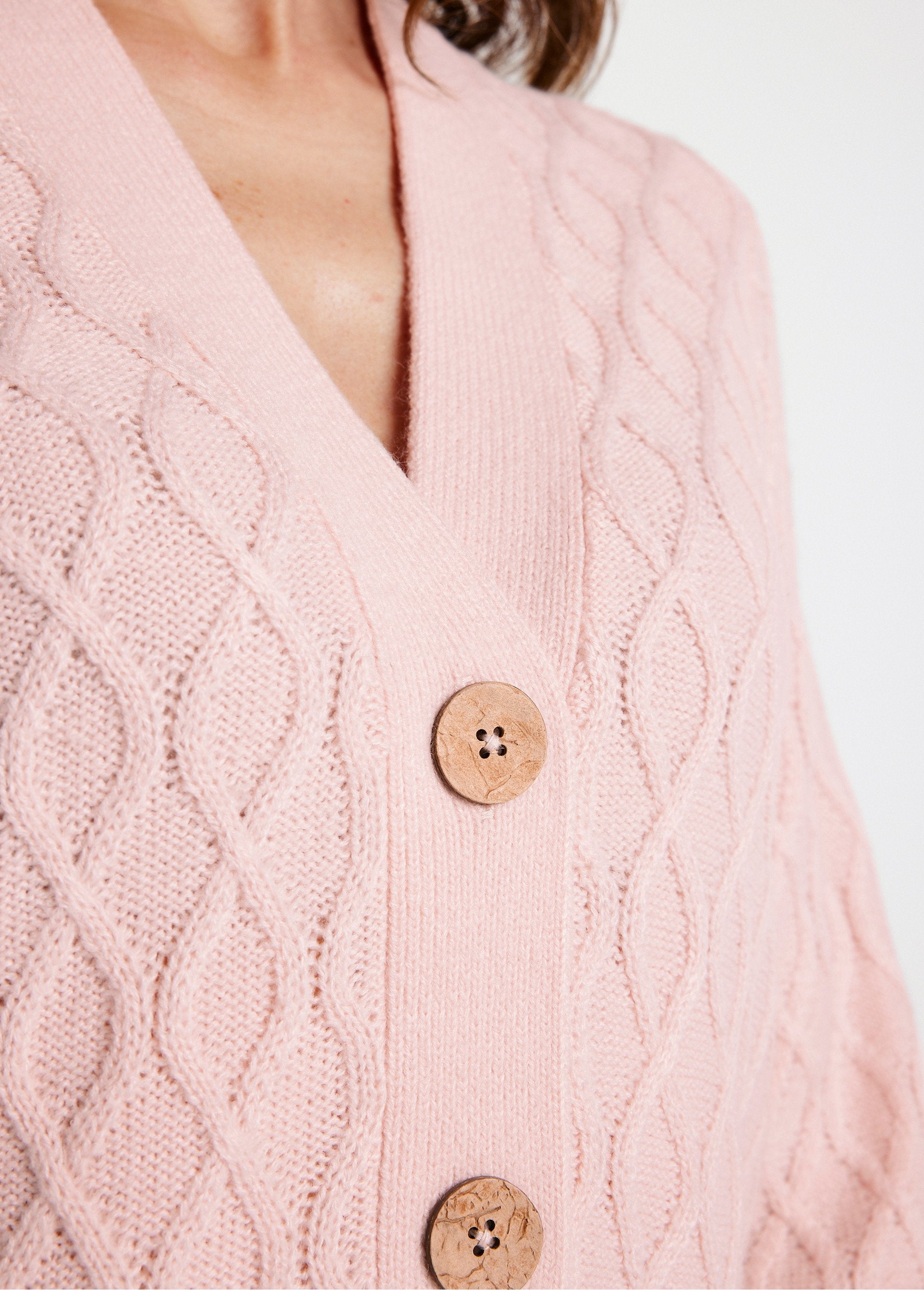 Cardigan_lungo_con_scollo_a_V_e_bottoni_Rosa_DE1_slim