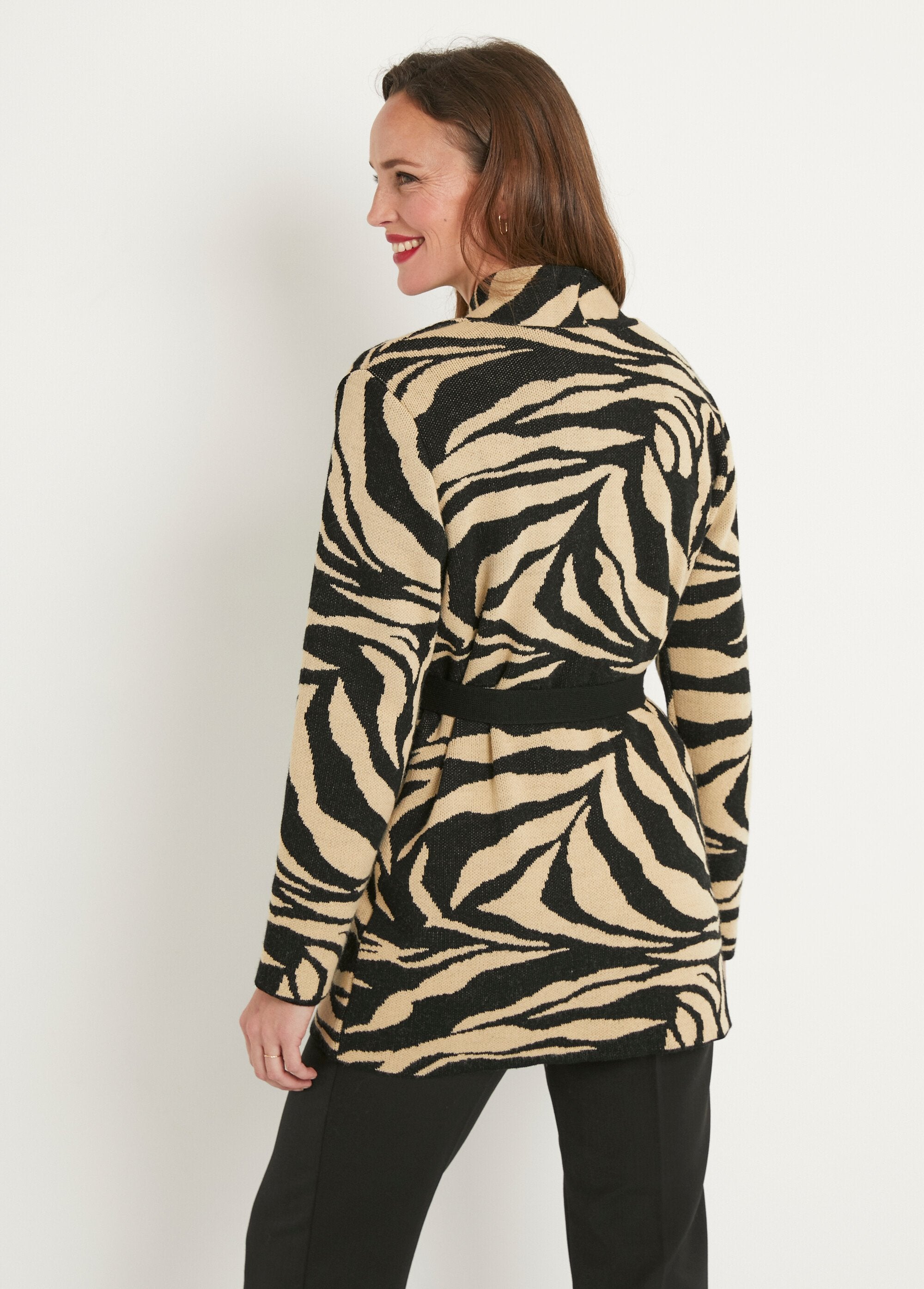 Cardigan_lungo_in_jacquard_di_pelle_animale_da_bordo_a_bordo_Beige_et_noir_DO1_slim