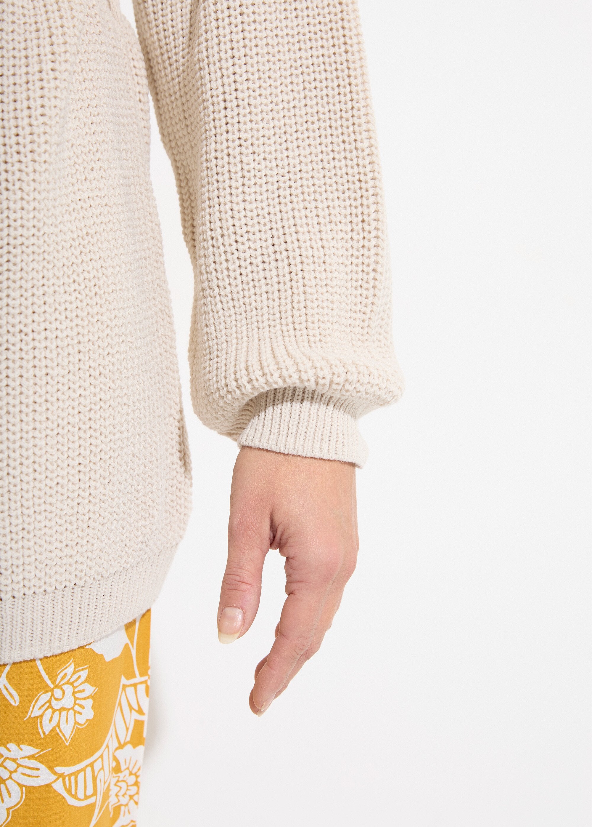 Cardigan_lungo_a_tinta_unita_con_finiture_in_perline_Ficelle_DE3_slim