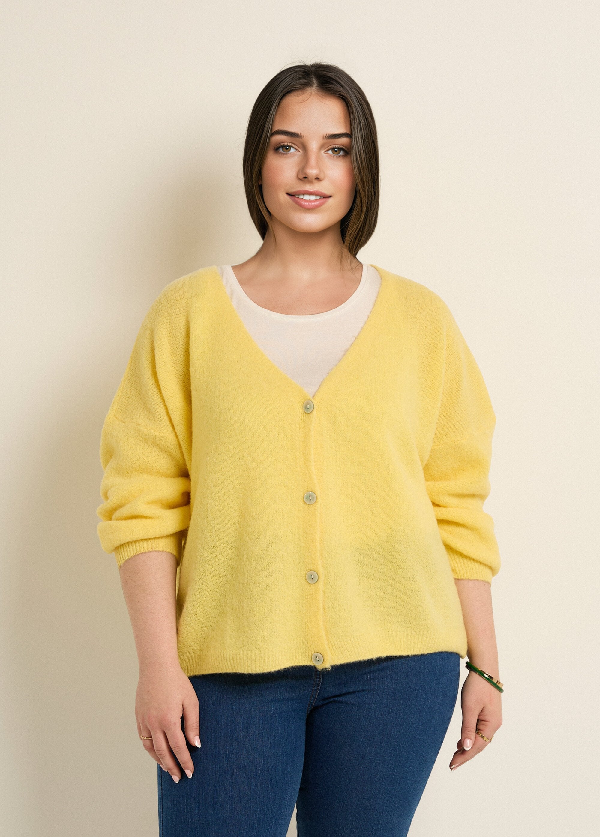 Cardigan_lavorato_a_maglia_con_alpaca,_scollo_a_V_Jaune_pale_FA1_curvy