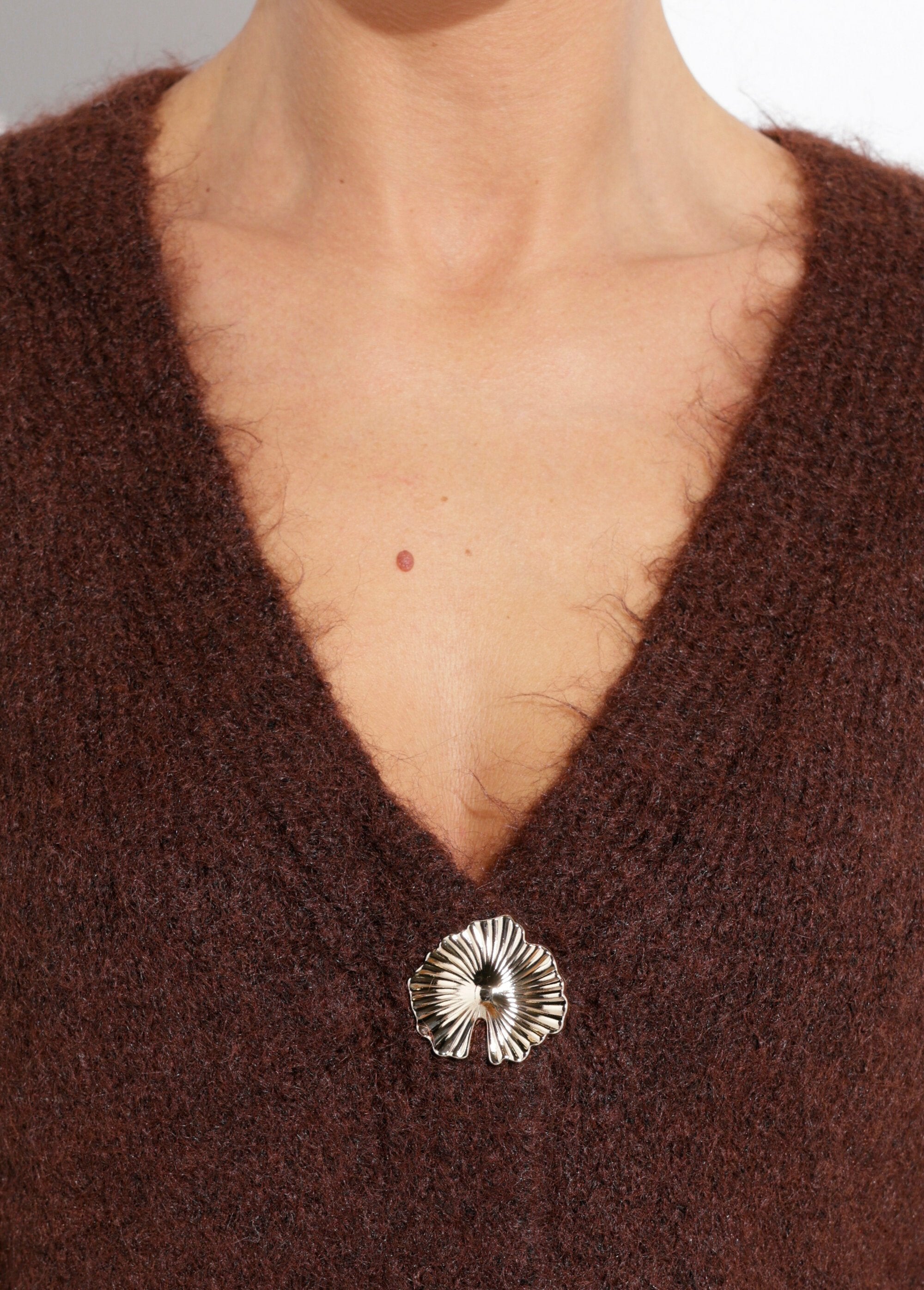 Cardigan_in_morbida_maglia_con_bottoni_gioiello_Marron__DE1_slim