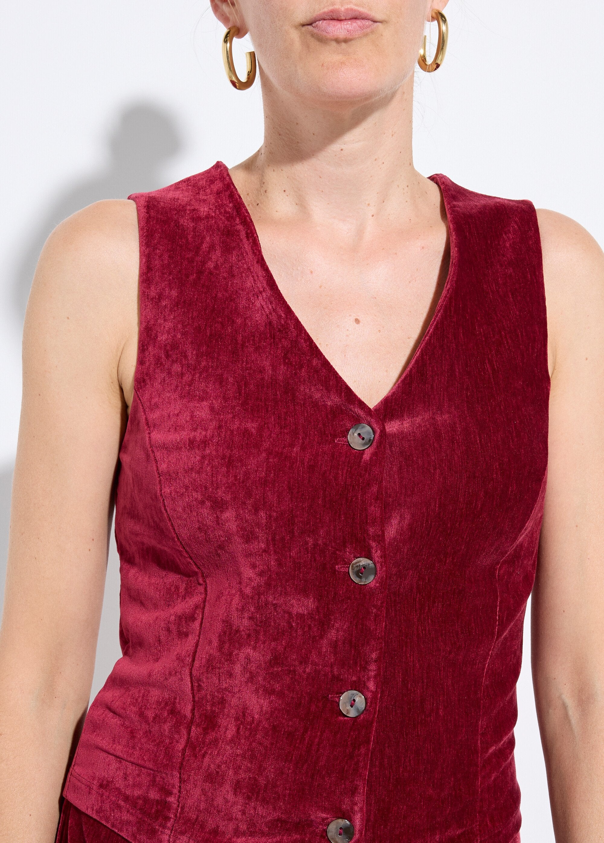 Gilet_senza_maniche_con_bottoni_in_velluto_Bordeaux_DE1_slim