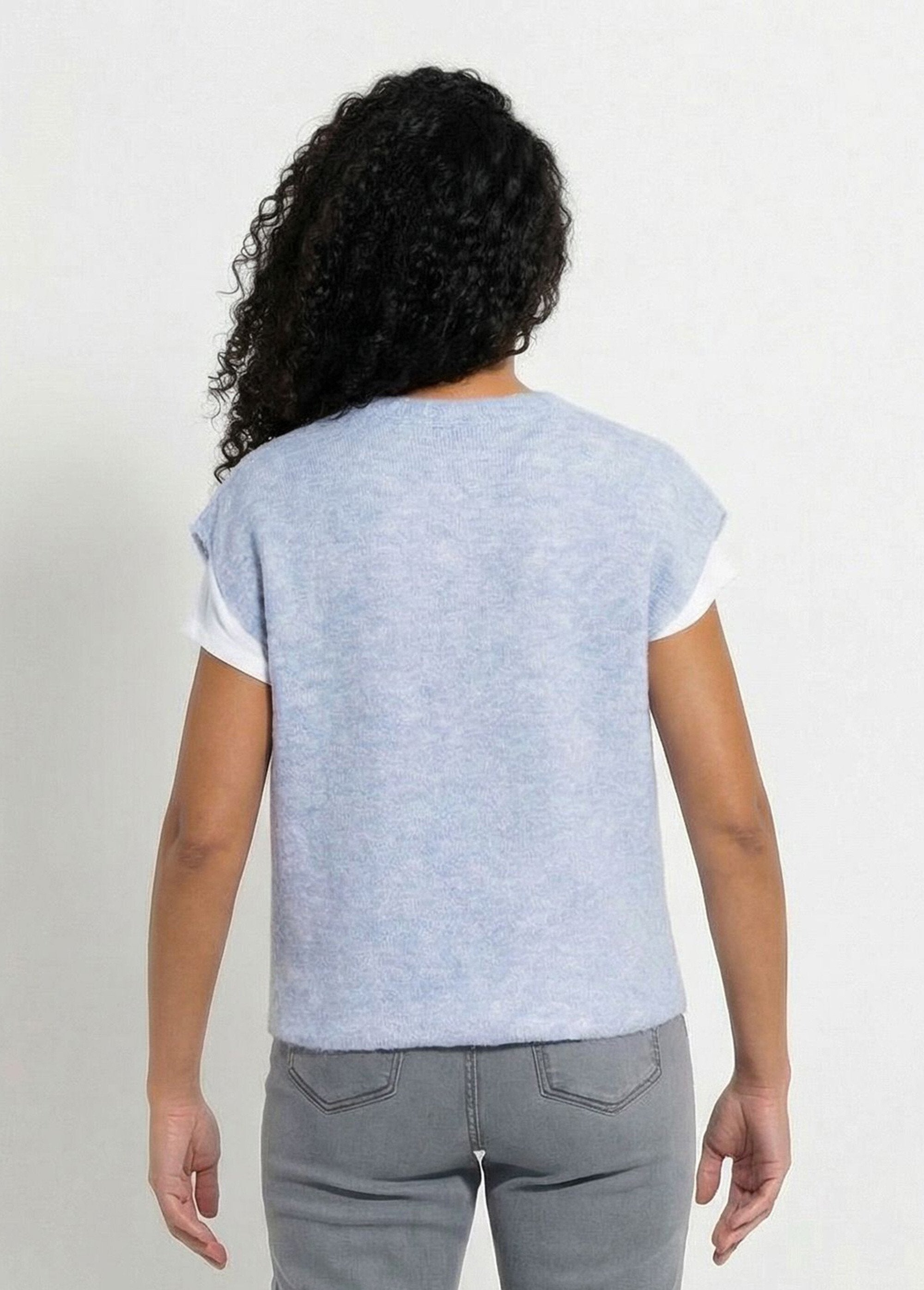 Gilet_senza_maniche_con_bottoni_dorati_e_maglia_bouclé_Bleu_DO1_slim