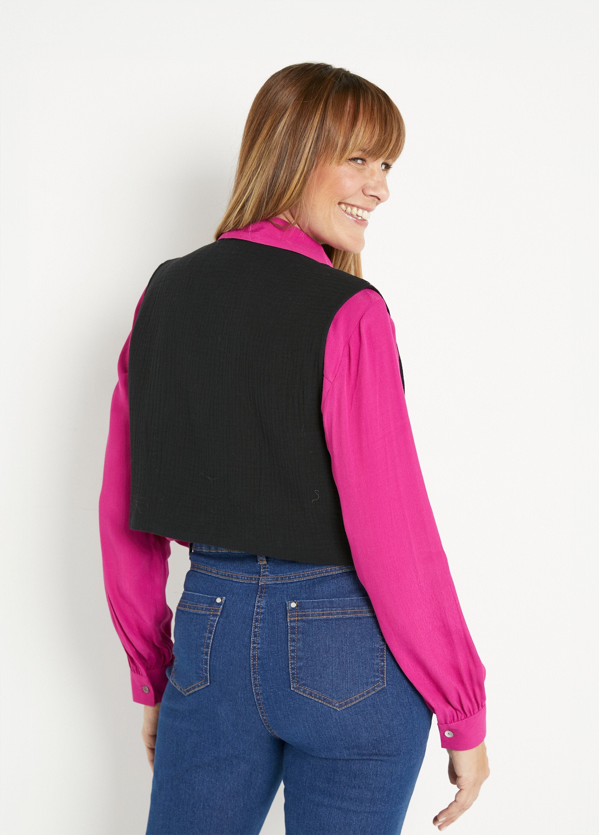 Cardigan_senza_maniche_con_ricamo_floreale_Noir__DO1_slim