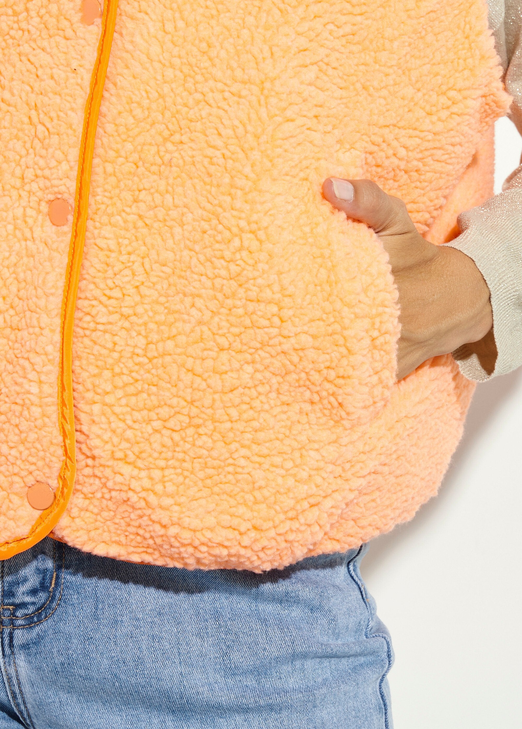 Cardigan_senza_maniche_in_ecopelliccia_fluorescente_Orange_fluo_DE2_slim