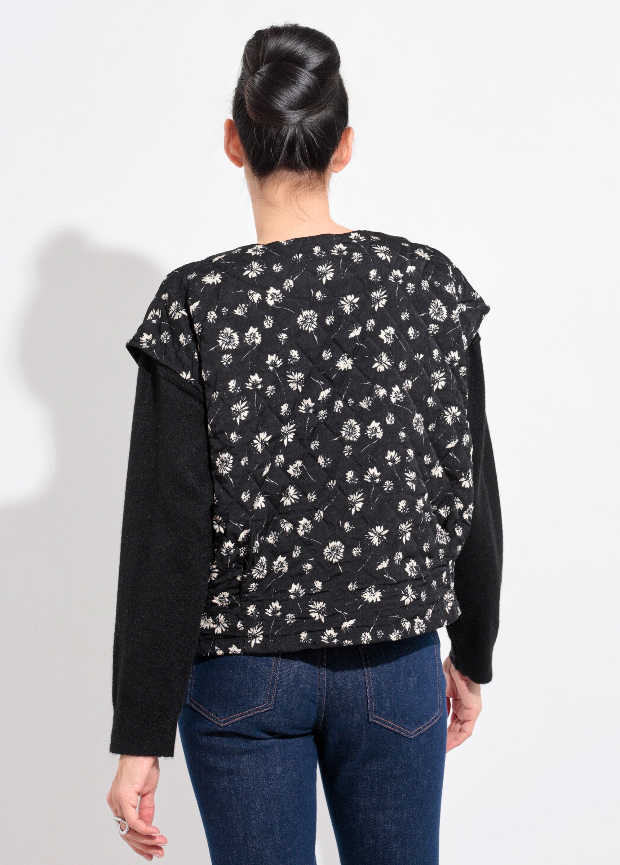 Cardigan_trapuntato_senza_maniche_con_impunture_Noir_DO1_slim