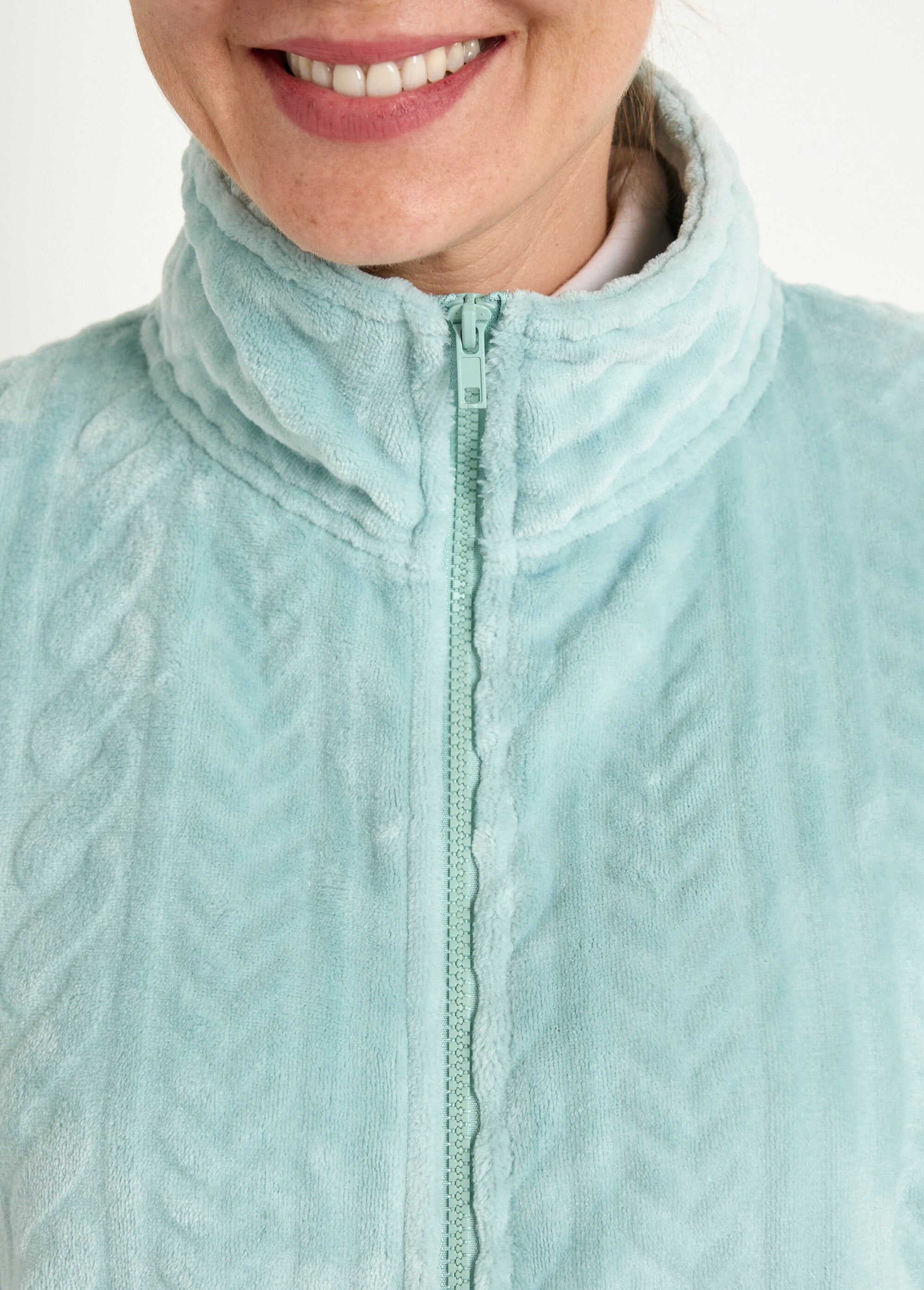 Gilet_senza_maniche_in_pile_con_cerniera_e_felpa_al_tatto_Vert_DE2_slim