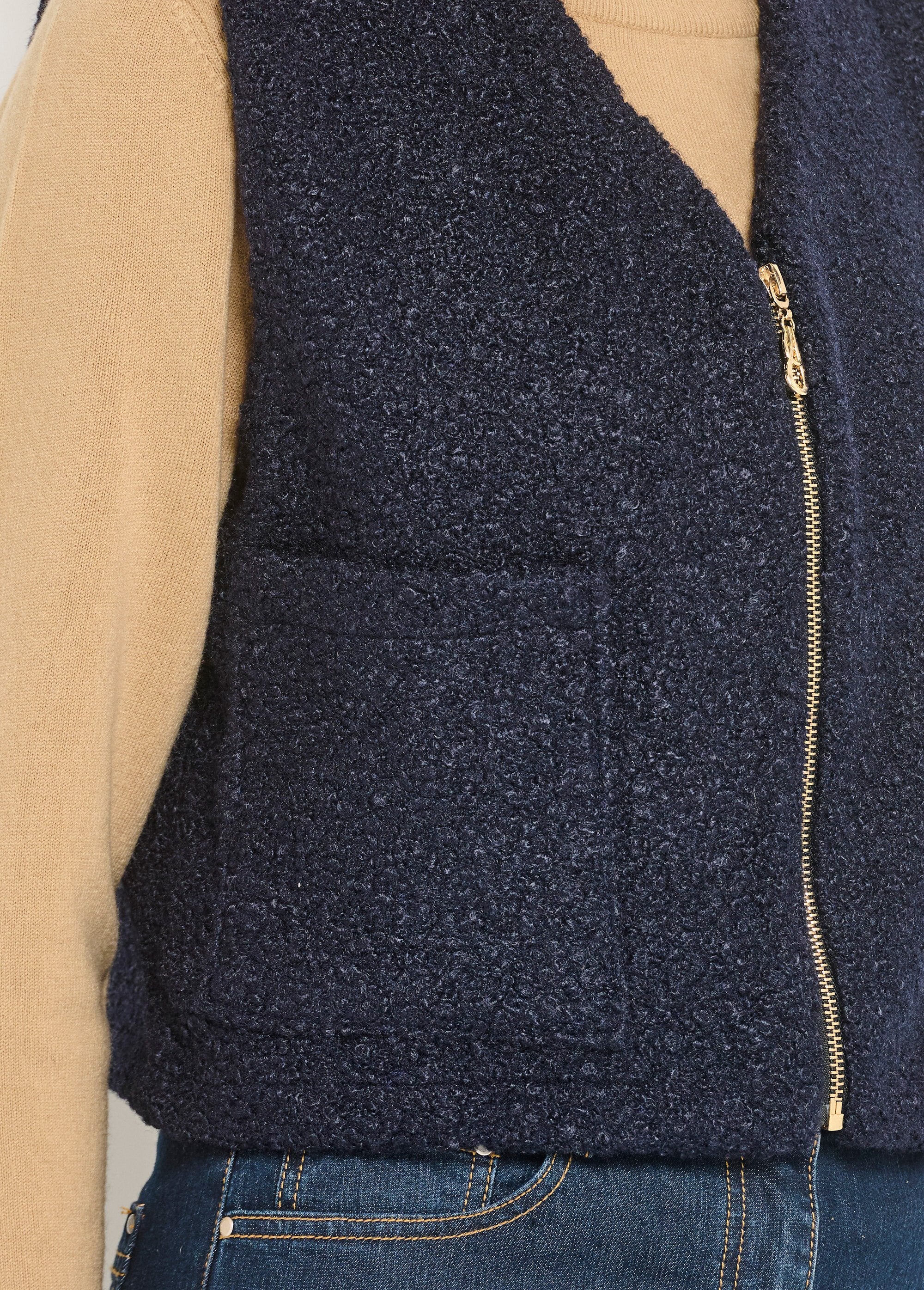 Cardigan_senza_maniche_con_zip_e_tocco_di_lana_Marine_DE2_slim