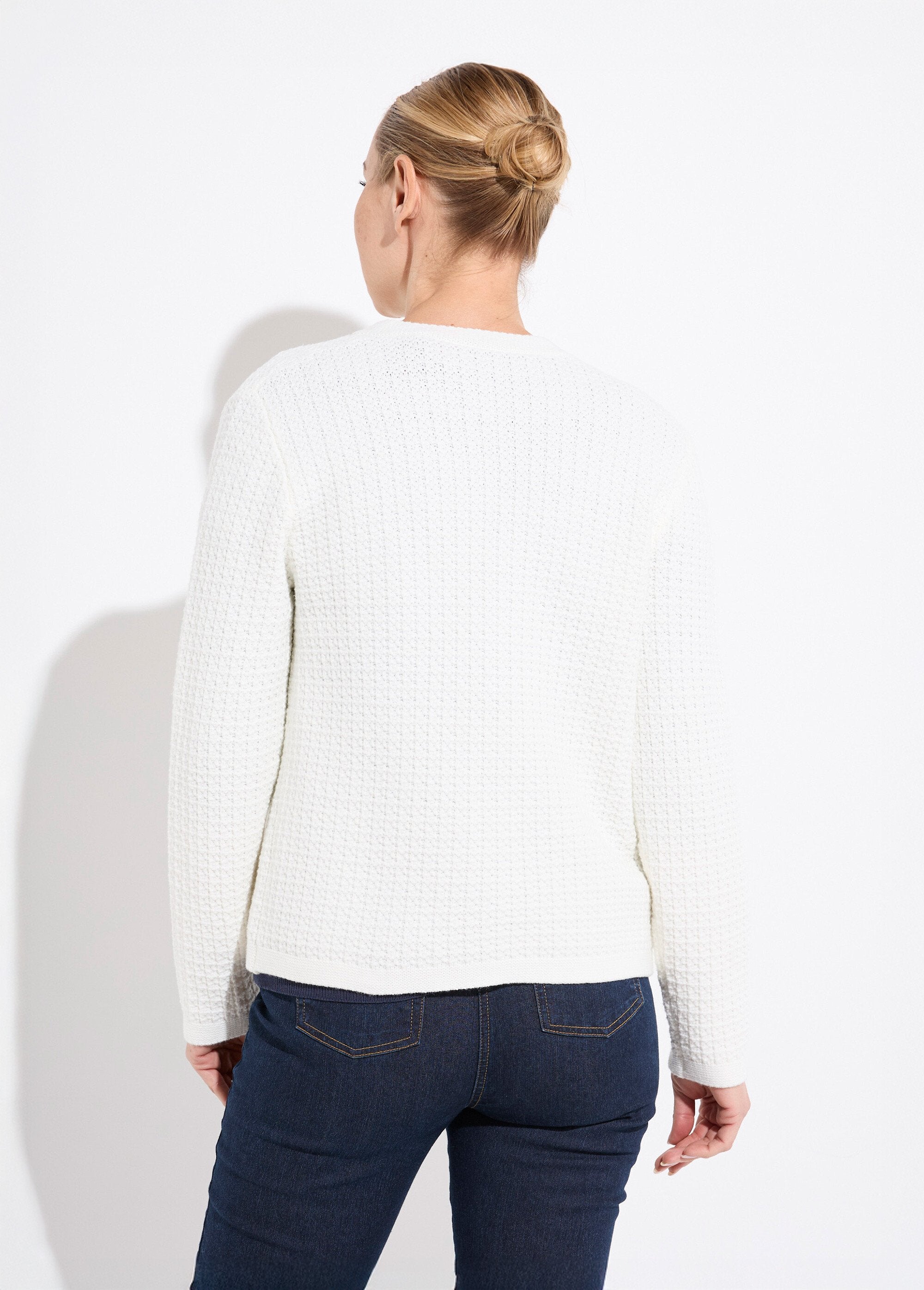 Gilet_corto_con_bottoni_in_maglia_effetto_tweed_Ecru_DO1_slim