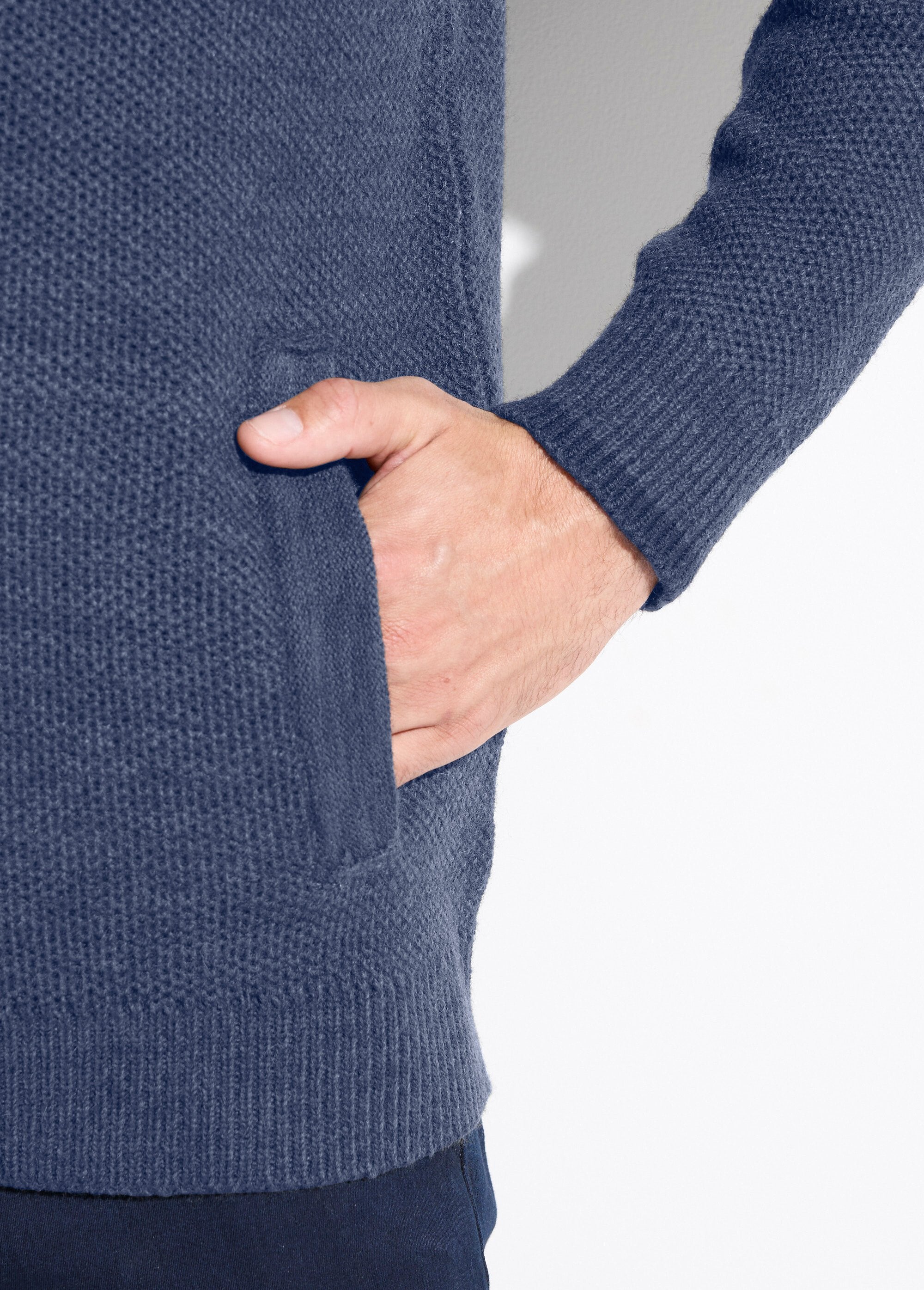 Cardigan_con_cerniera_e_collo_alto_in_maglia_di_lana_screziata_Bleu_DE2_slim