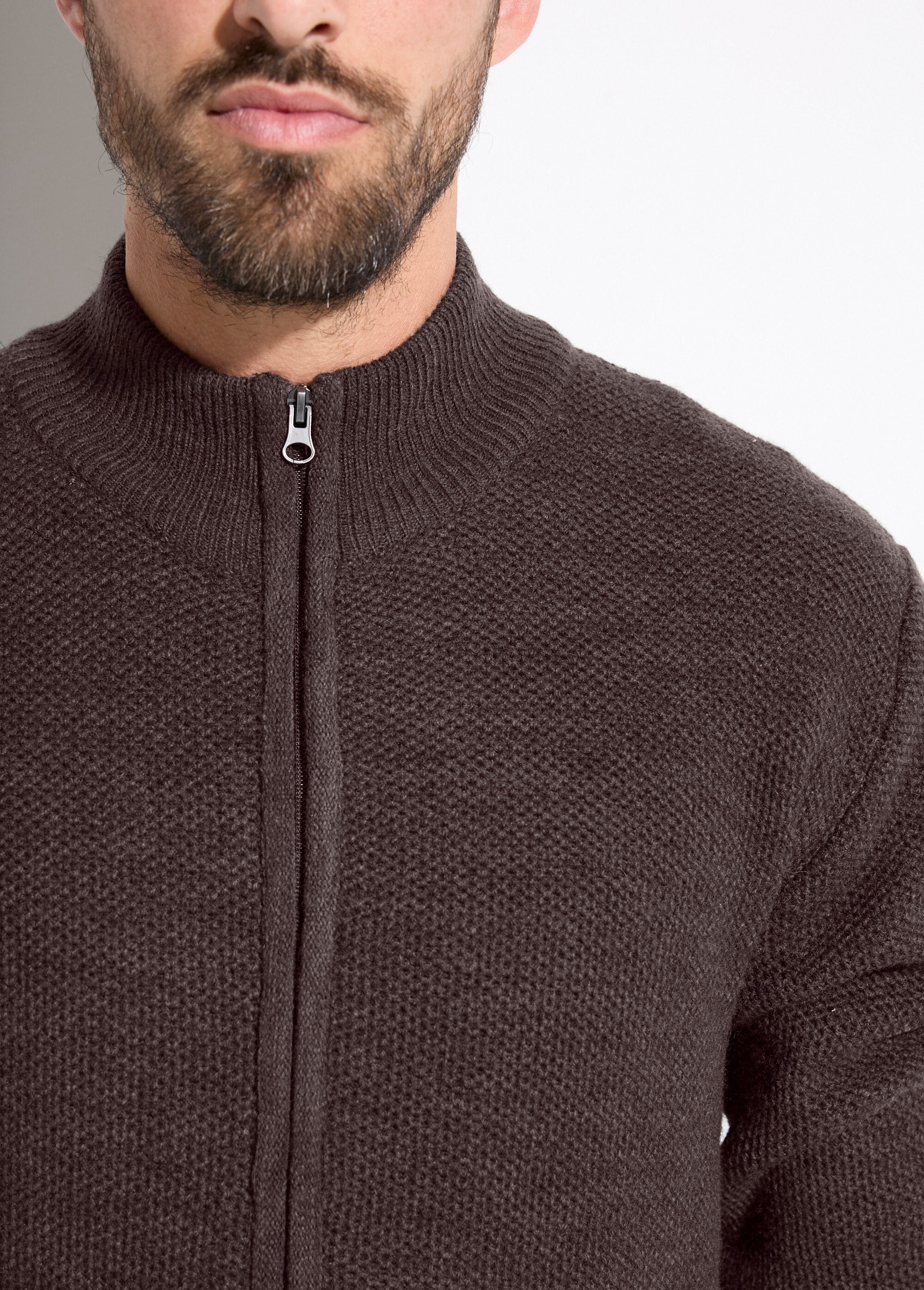 Cardigan_con_cerniera_e_collo_alto_in_maglia_di_lana_screziata_Marron_DE1_slim