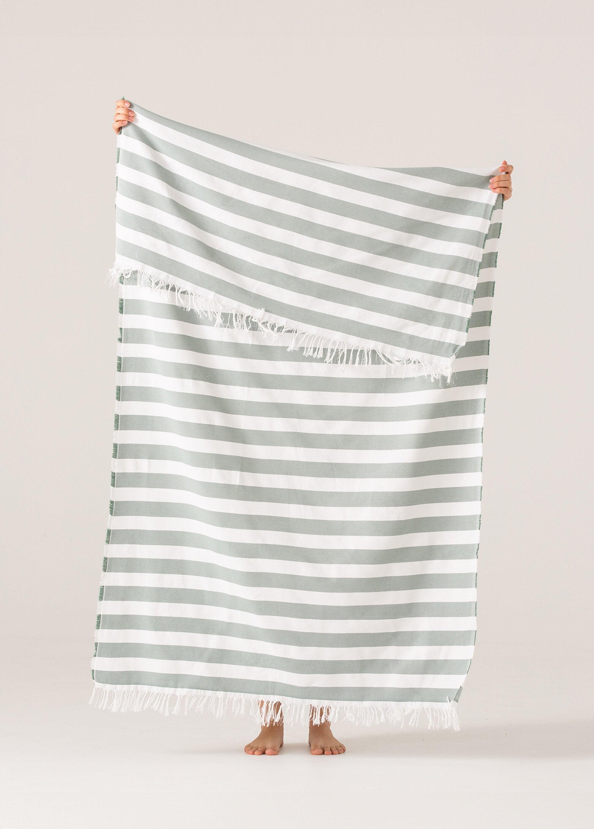 Fouta_da_spiaggia_grande_in_cotone_a_righe_Raye_vert_DE1_slim