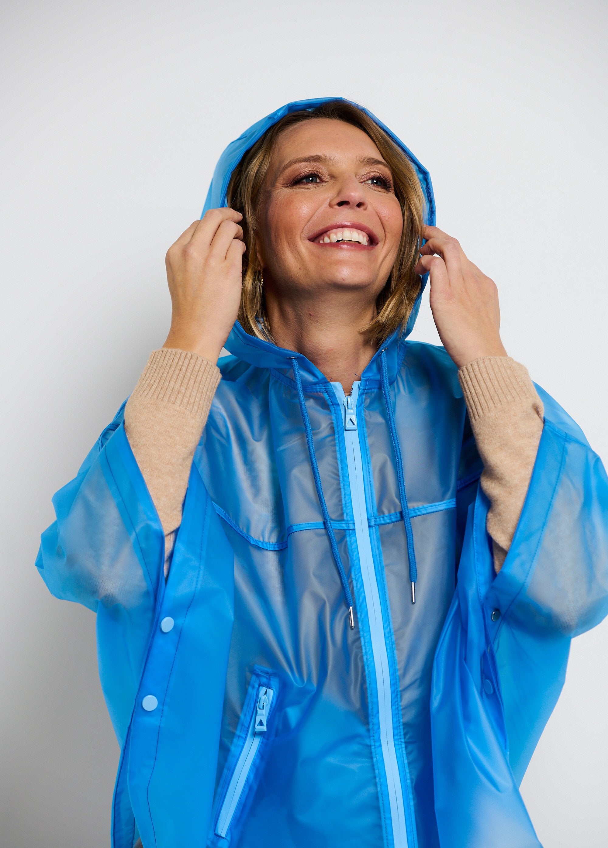 Giacca_a_vento_trasparente_fantasia_Bleu_transparent_DE1_slim