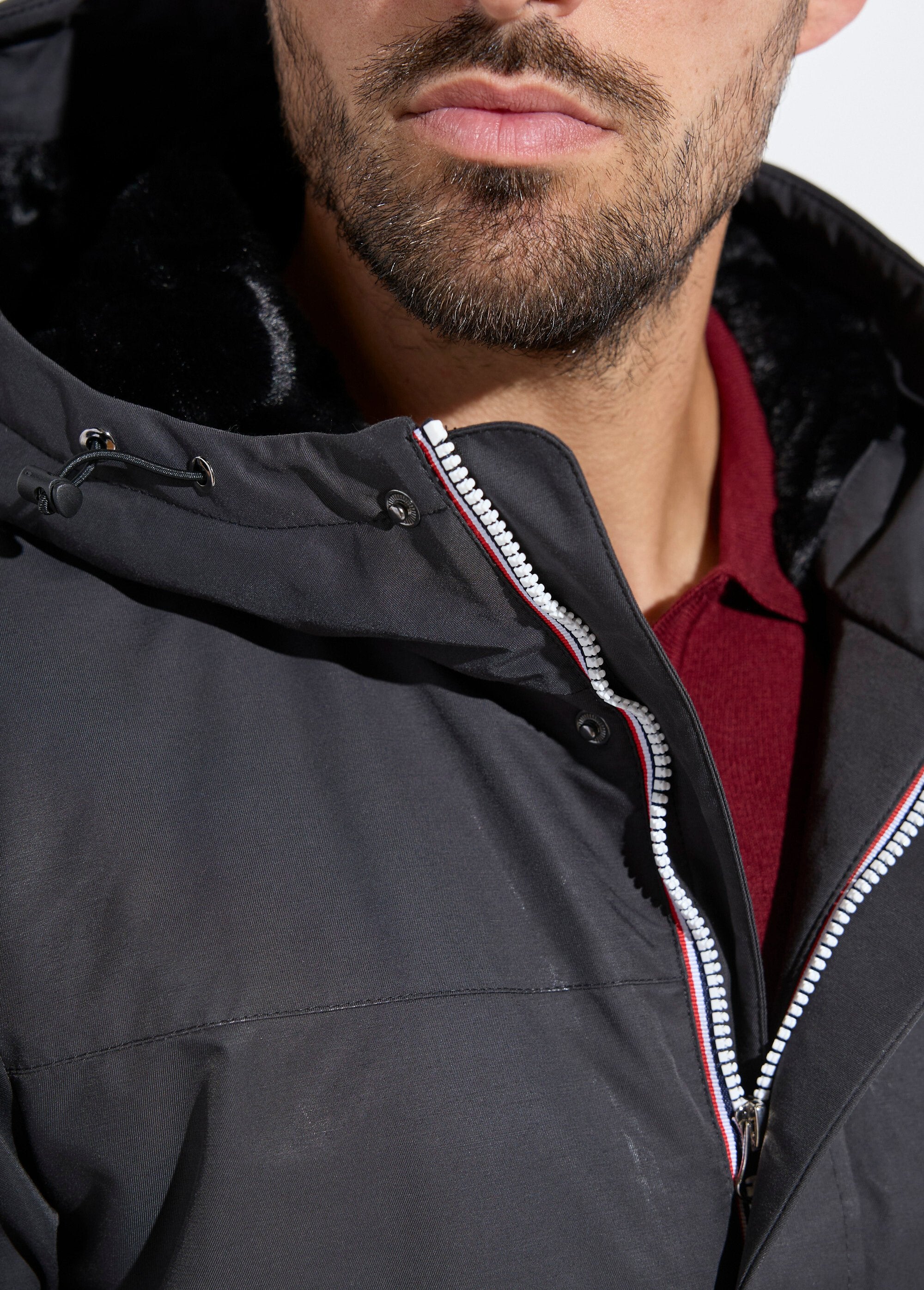 Parka_con_cappuccio_e_fodera_in_pelliccia_Noir_DE1_slim