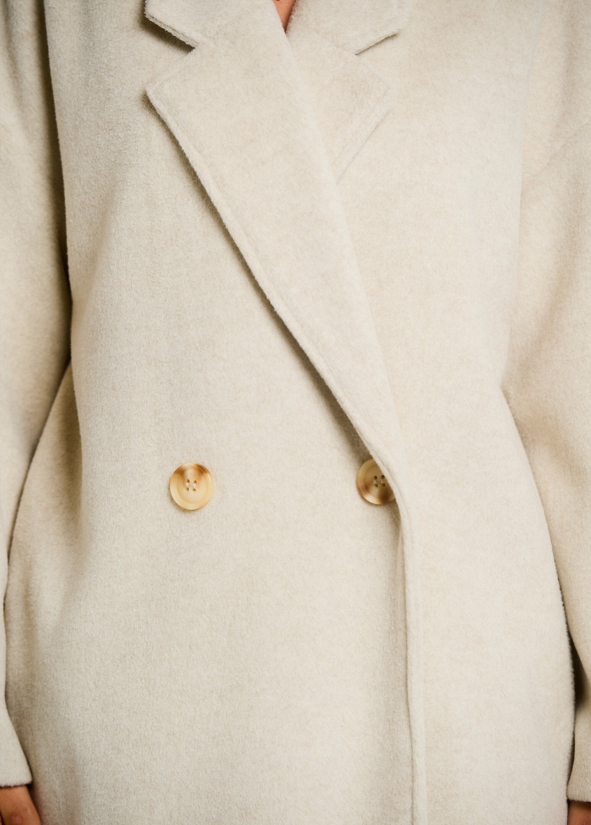 Cappotto_caldo_con_maniche_svasate_Naturel_DE2_slim