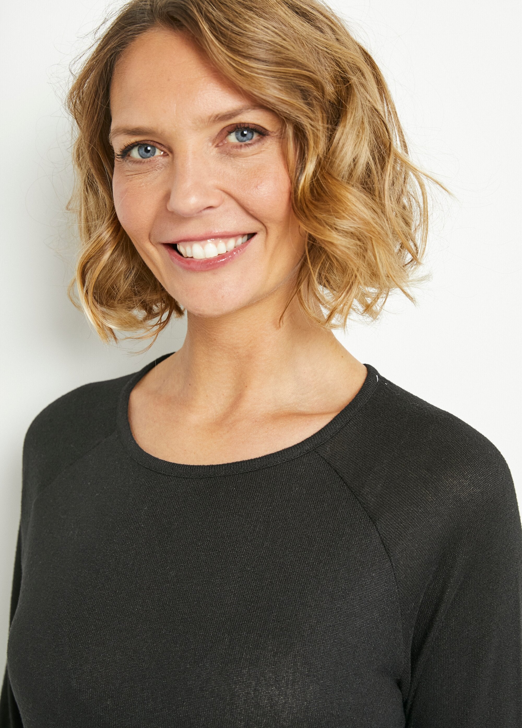 Pigiama_a_maniche_lunghe_tinta_unita_Noir_DE1_slim