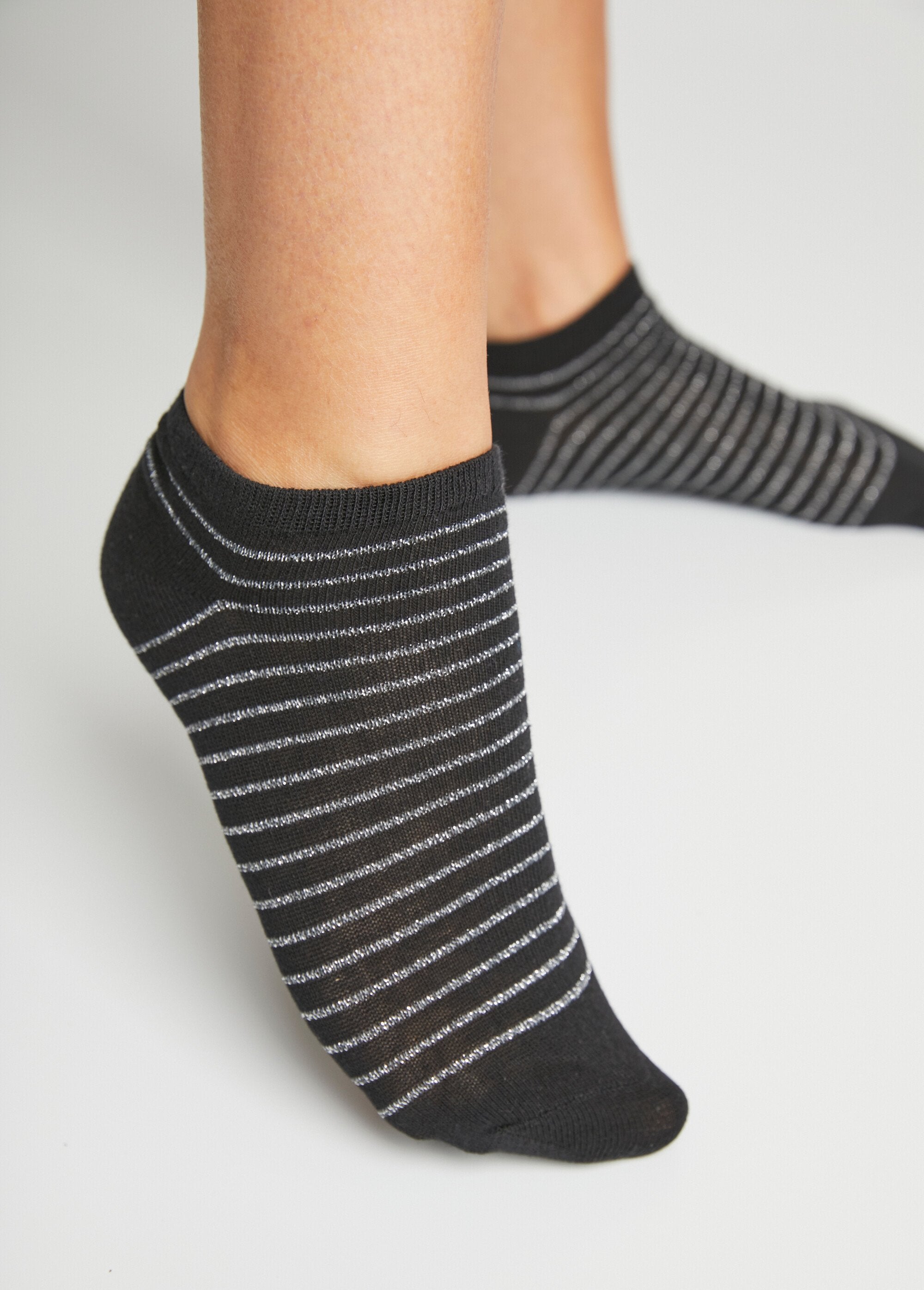 Calze_discrete_con_lurex_Assortis_noir_lot3_DE1_slim