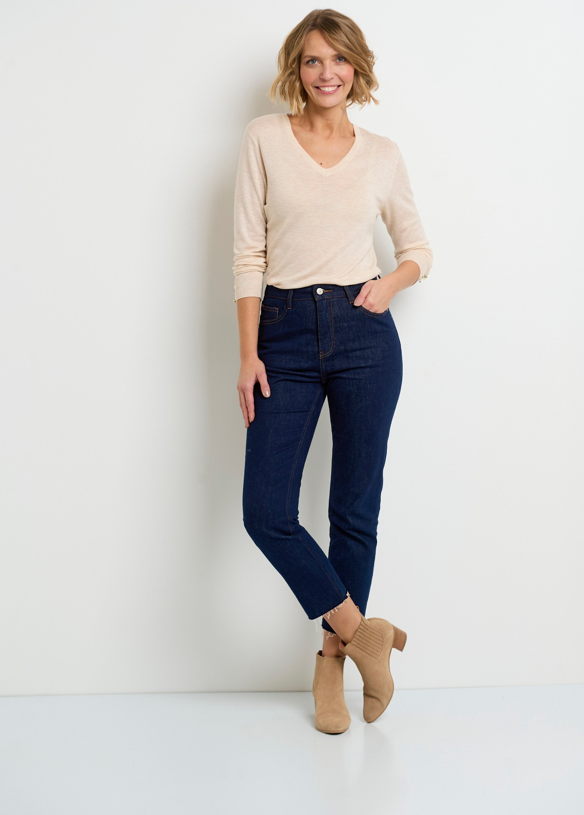 Jeans_dritti_a_5_tasche_con_orlo_sfrangiato_Brut_SF1_slim