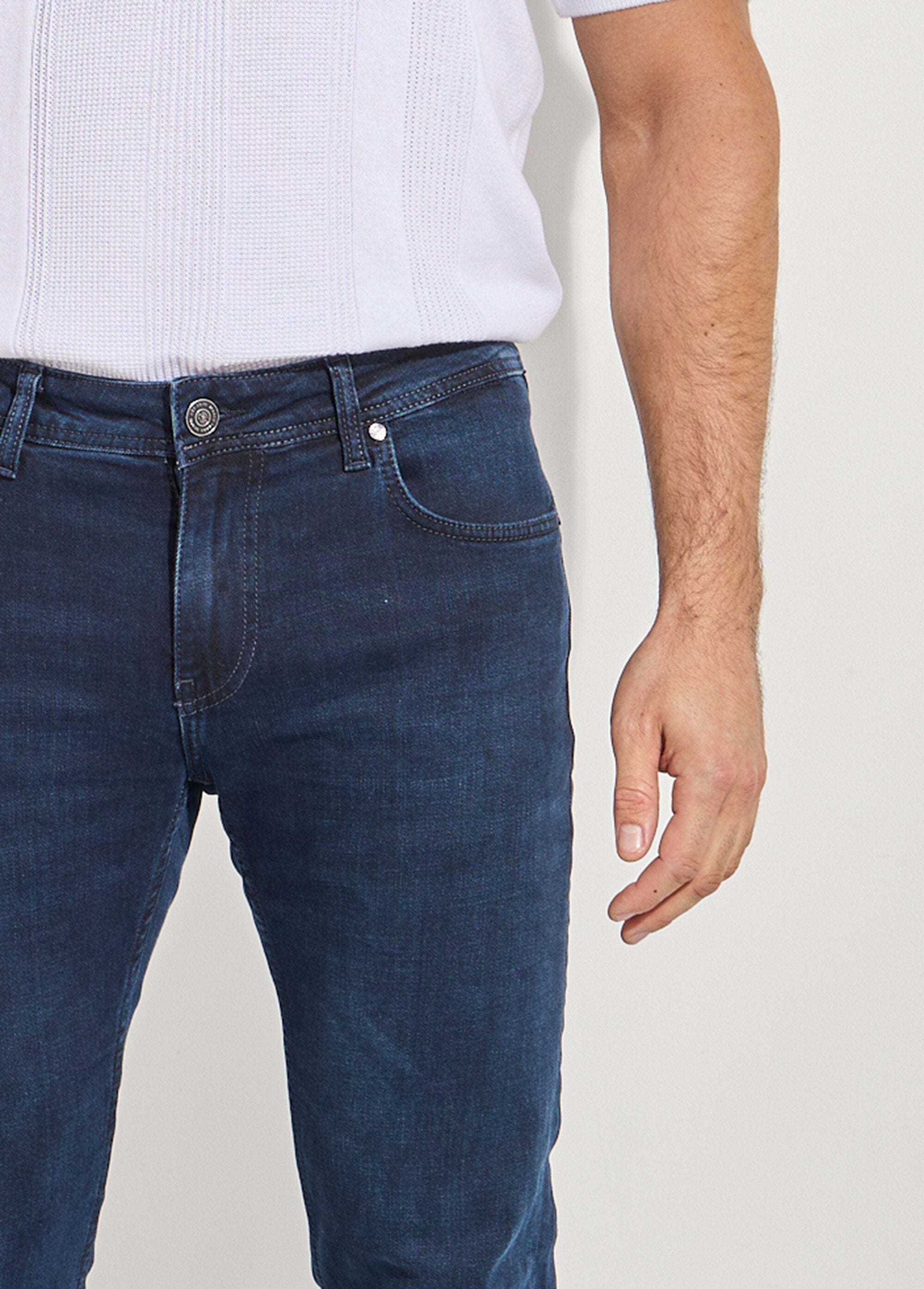 Jeans_5_tasche_a_gamba_tesa_in_denim_elasticizzato_Marine_DE1_slim