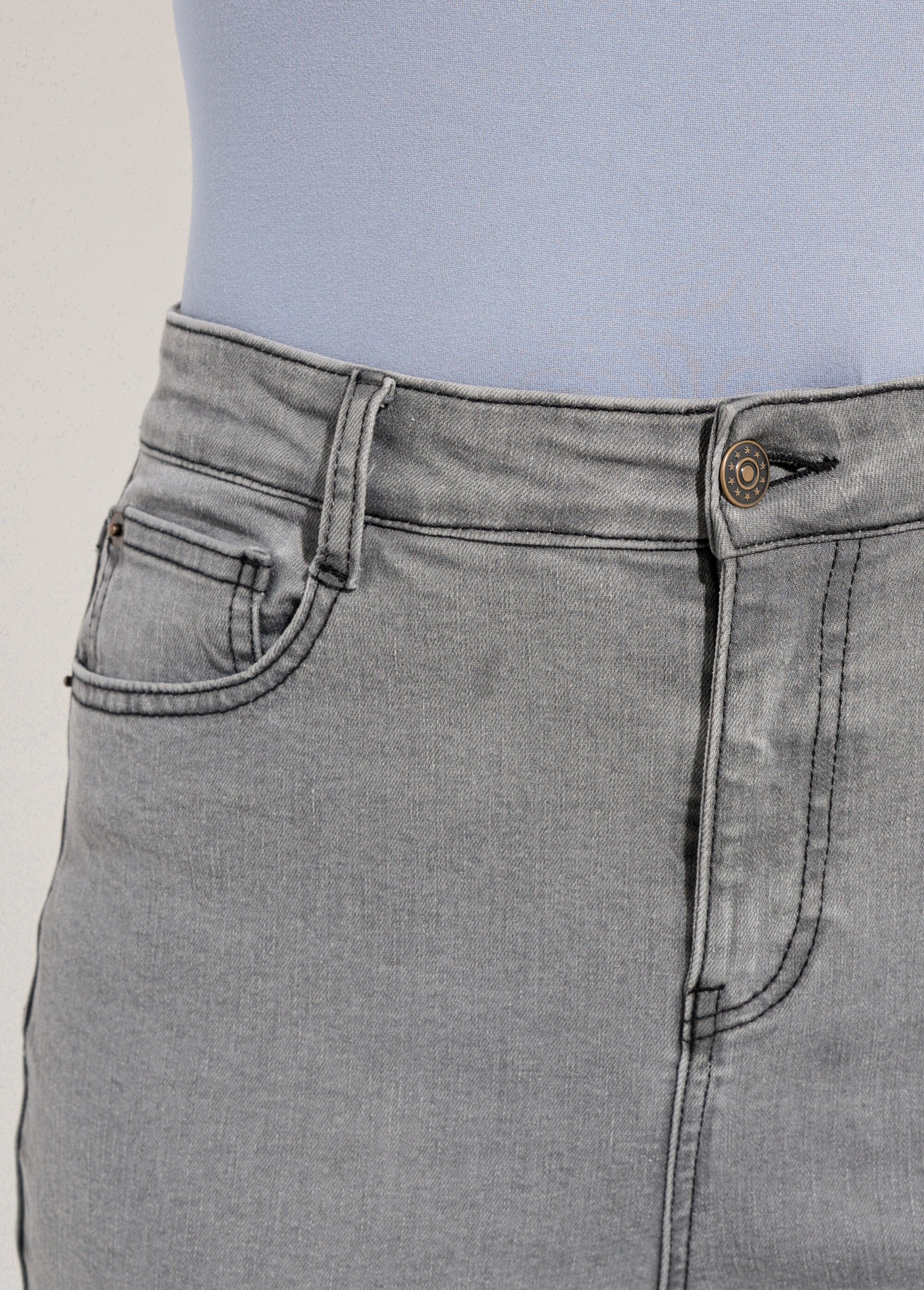 Jeans_a_vita_alta_con_gamba_dritta_Gris_DE1_slim