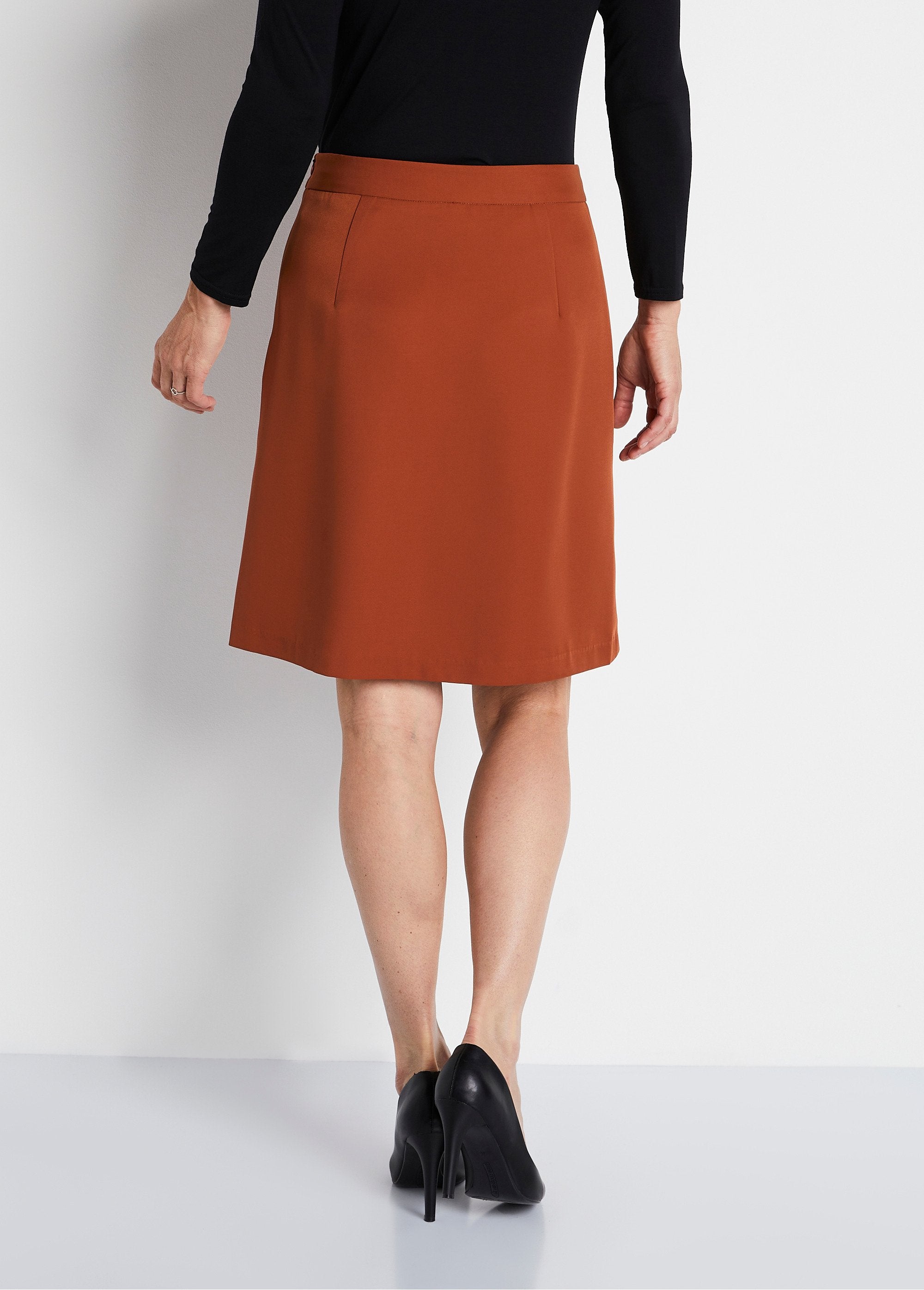 Gonna_corta_a_trapezio_in_tessuto_elasticizzato_Ecureuil_DO1_slim