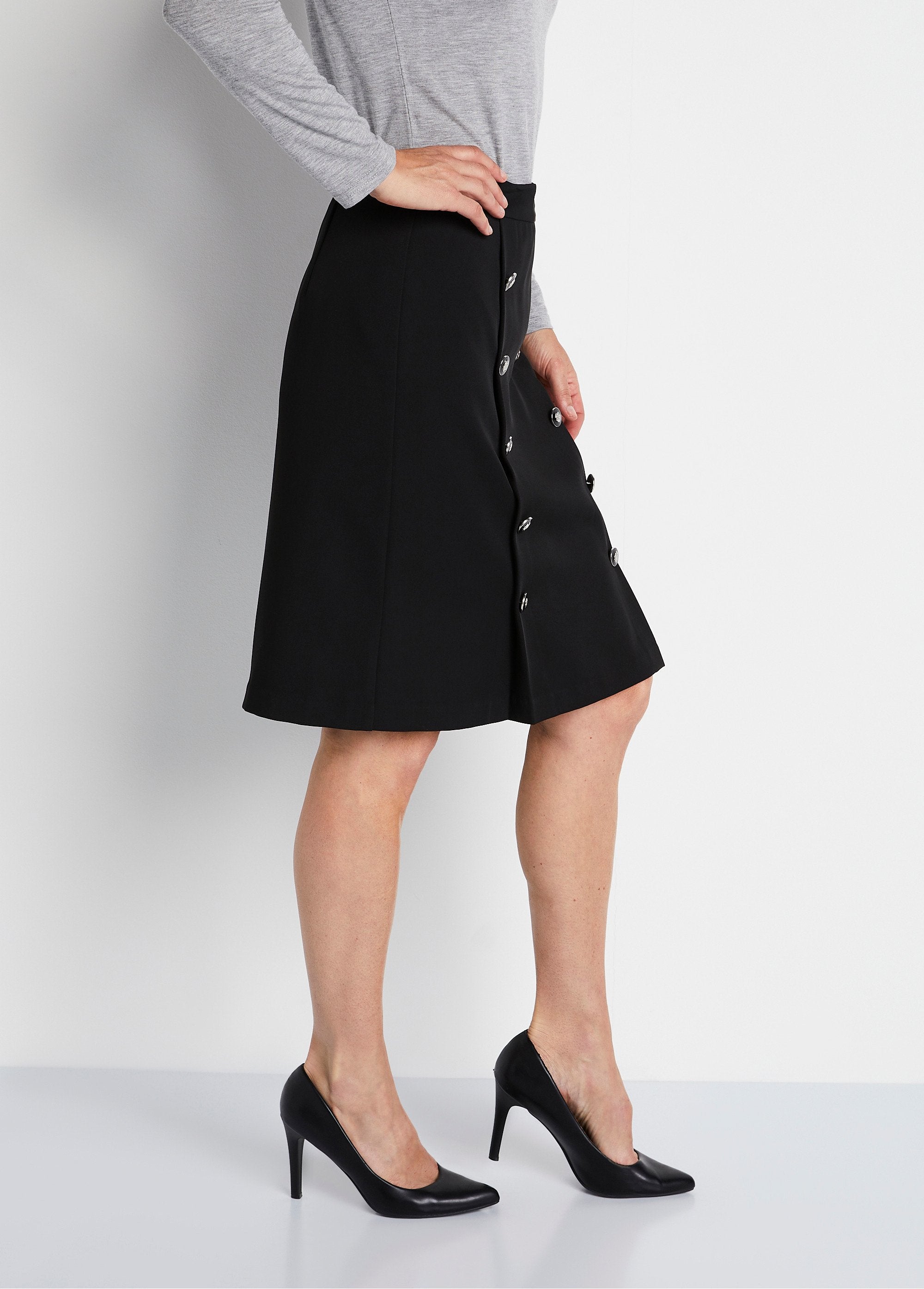 Gonna_corta_a_trapezio_in_tessuto_elasticizzato_Nero_DR1_slim