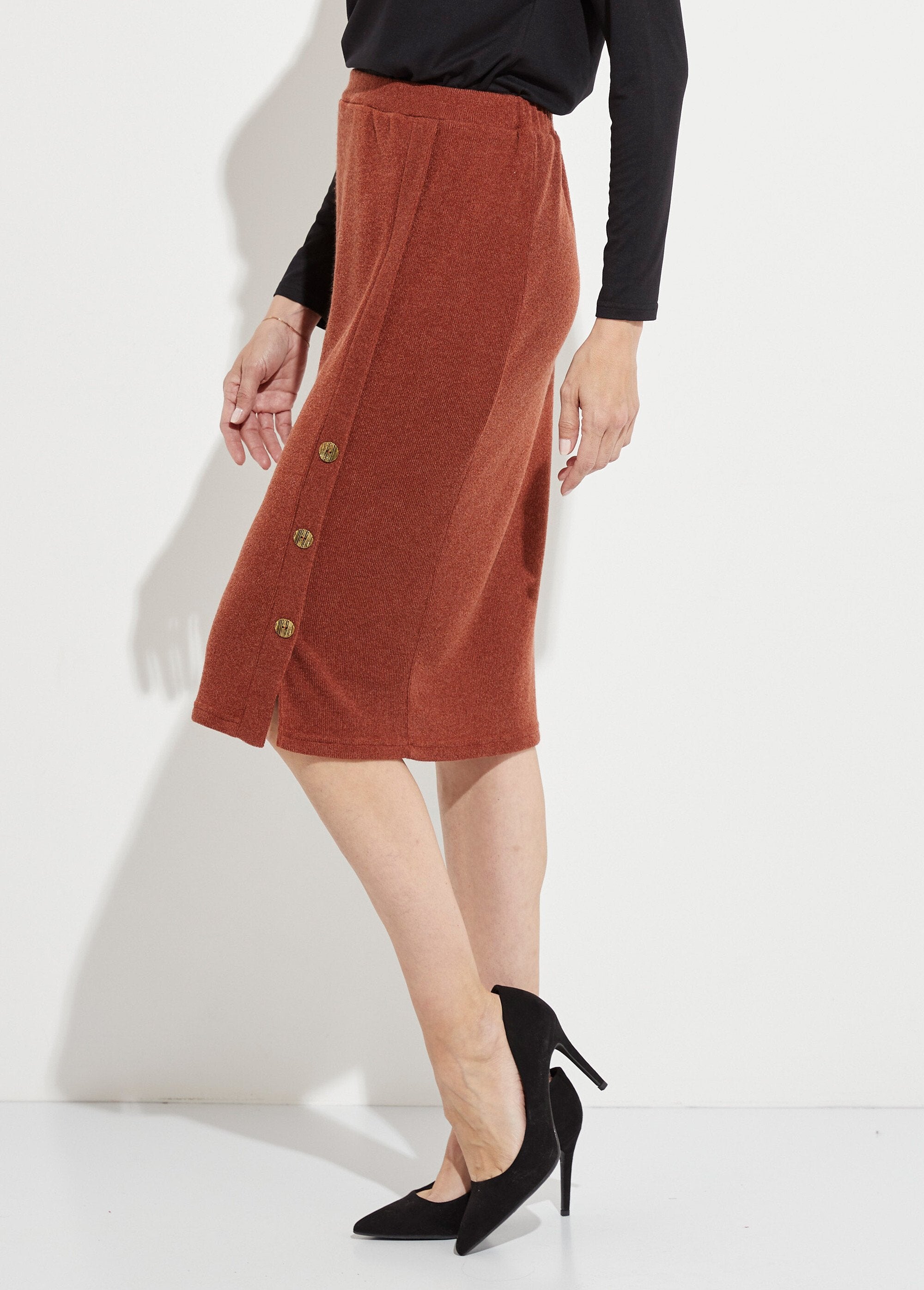 Gonna_lunga_e_dritta_in_maglia_con_bottoni_fantasia_Camel_GA1_slim