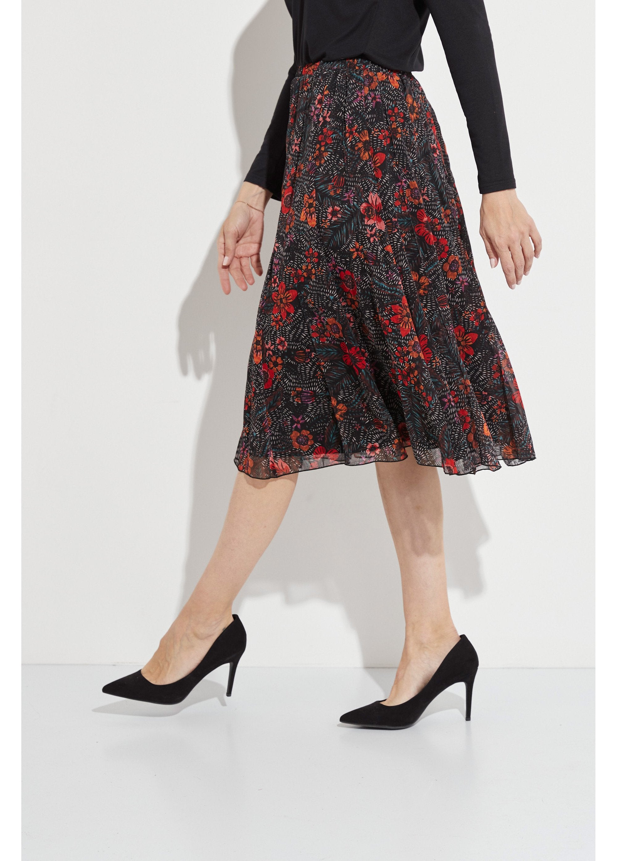 Gonna_lunga_svasata_in_voile_floreale_Noir_et_rouge_DR1_slim