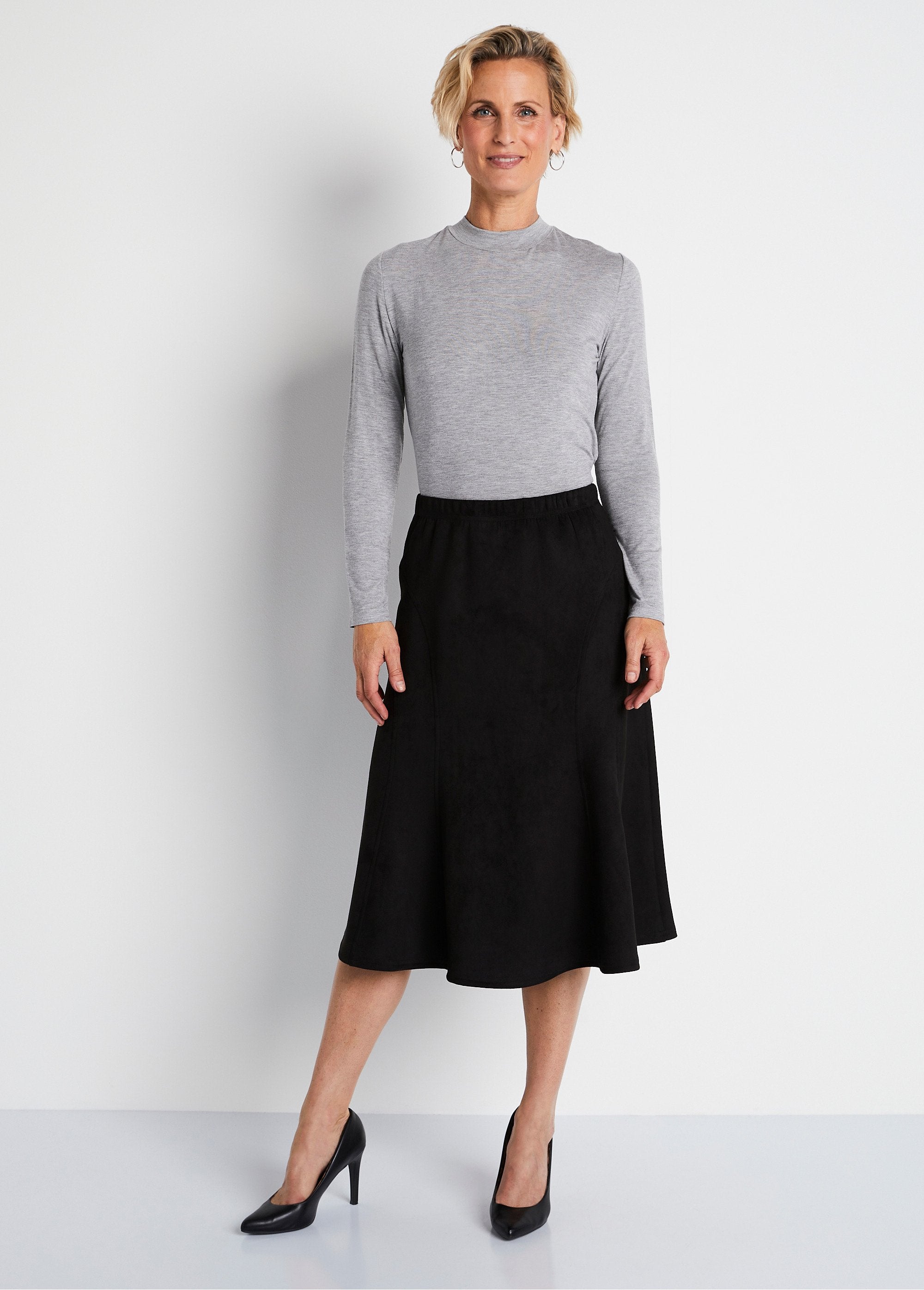 Gonna_lunga_svasata_in_maglia_scamosciata_NERO_SF1_slim
