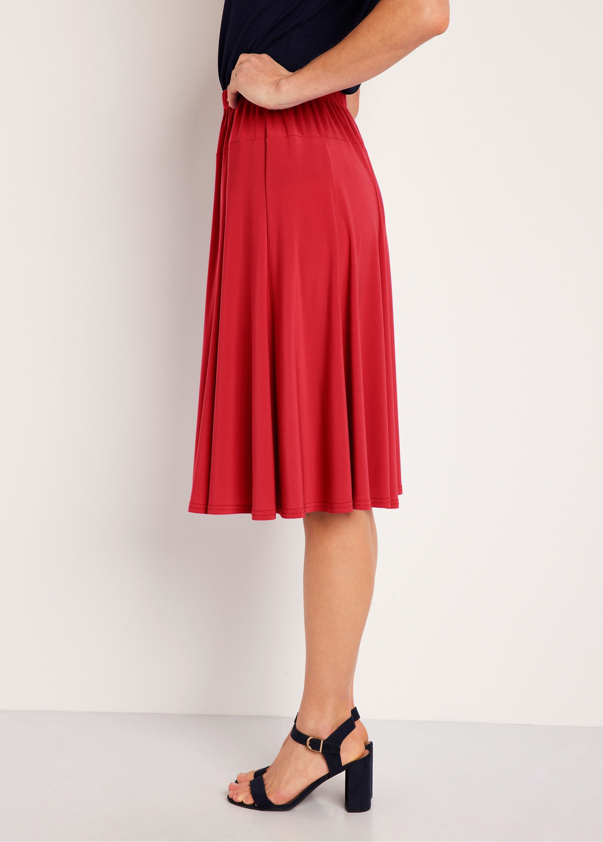 Gonna_svasata_in_maglia_di_media_lunghezza_Ciliegia_marasca_DR1_slim