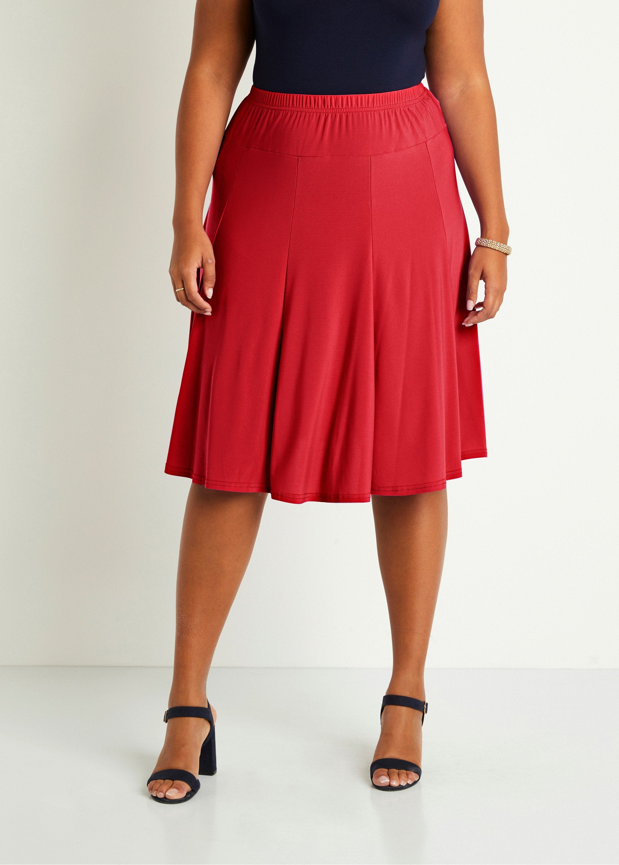 Gonna_svasata_in_maglia_di_media_lunghezza_Ciliegia_marasca_FA1_curvy