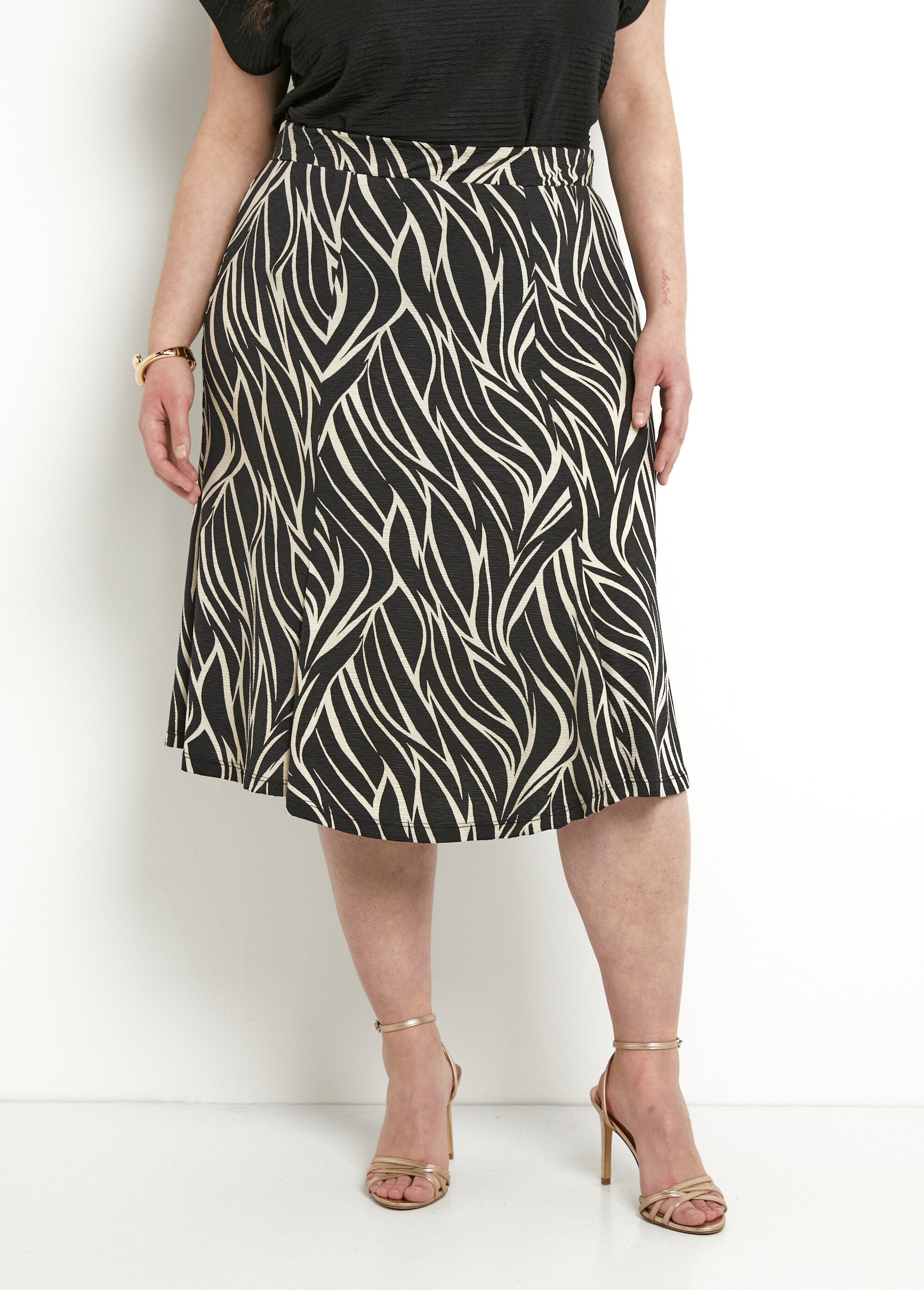 Gonna_svasata_di_media_lunghezza_con_strisce_zebrate_ed_elastico_in_vita_Beige_et_noir_FA1_curvy