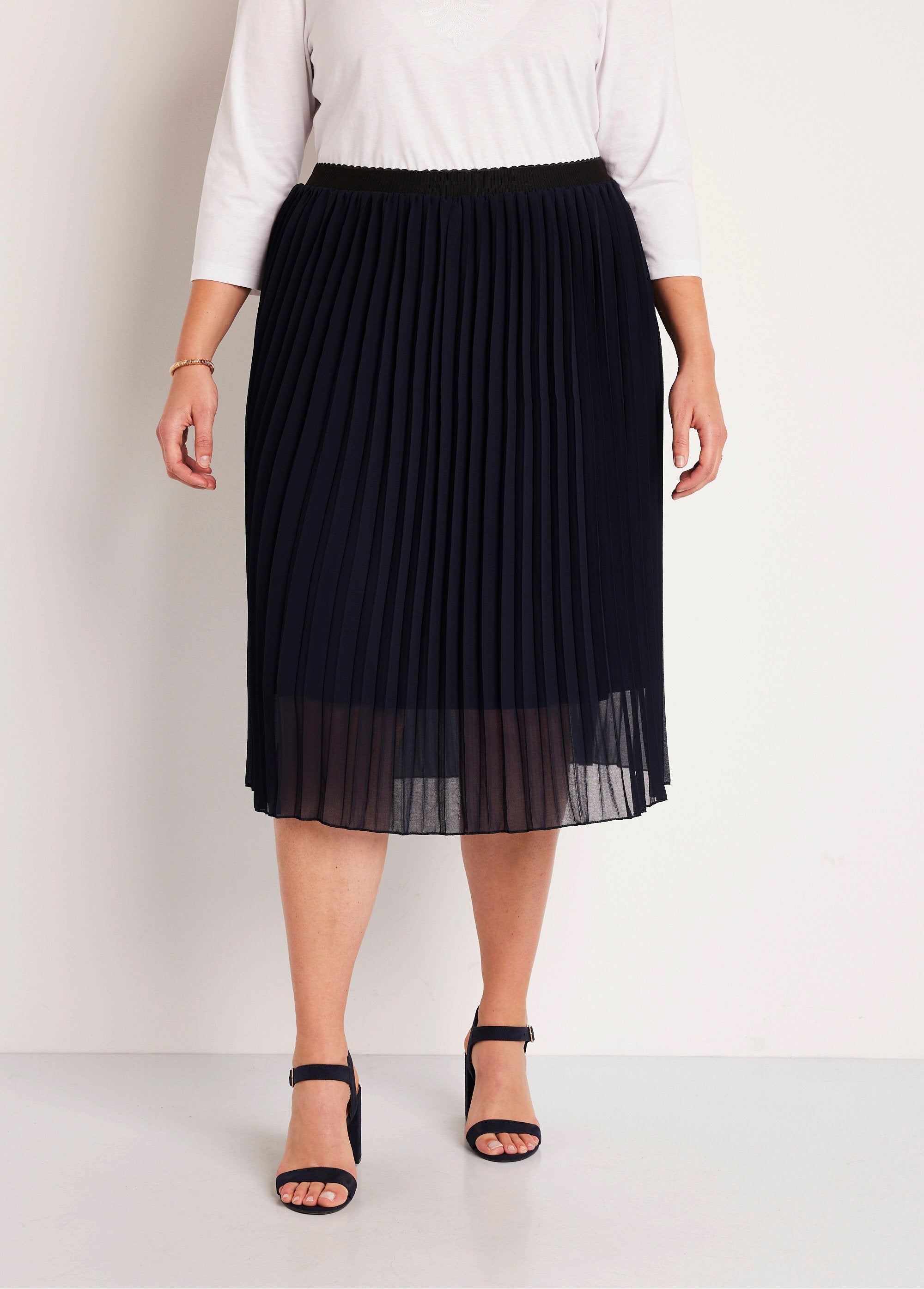 Gonna_lunga_a_pieghe_in_voile_tinta_unita_blu_navy_FA1_curvy