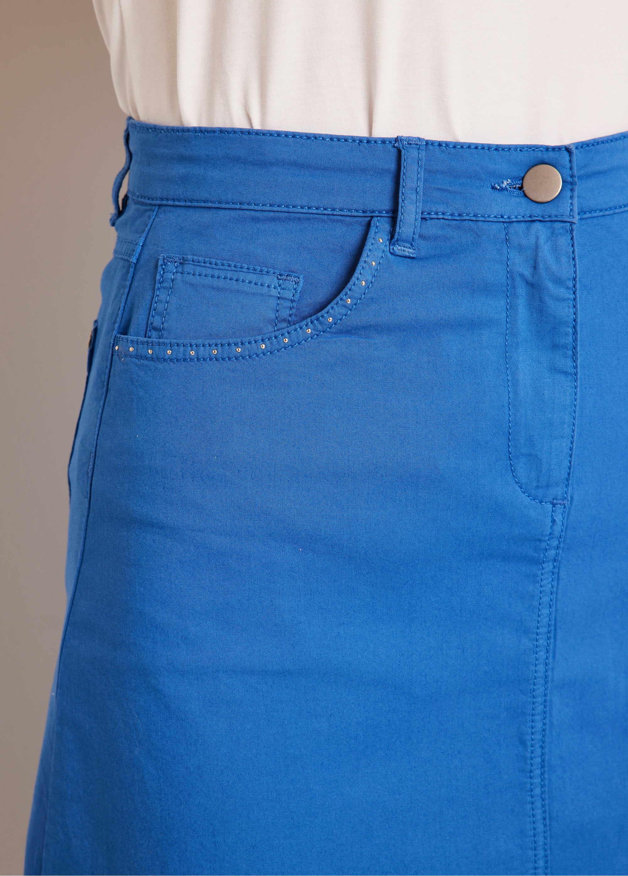 Gonna_a_trapezio_con_5_tasche_e_lunghezza_midi_Blu_duro_DE1_slim