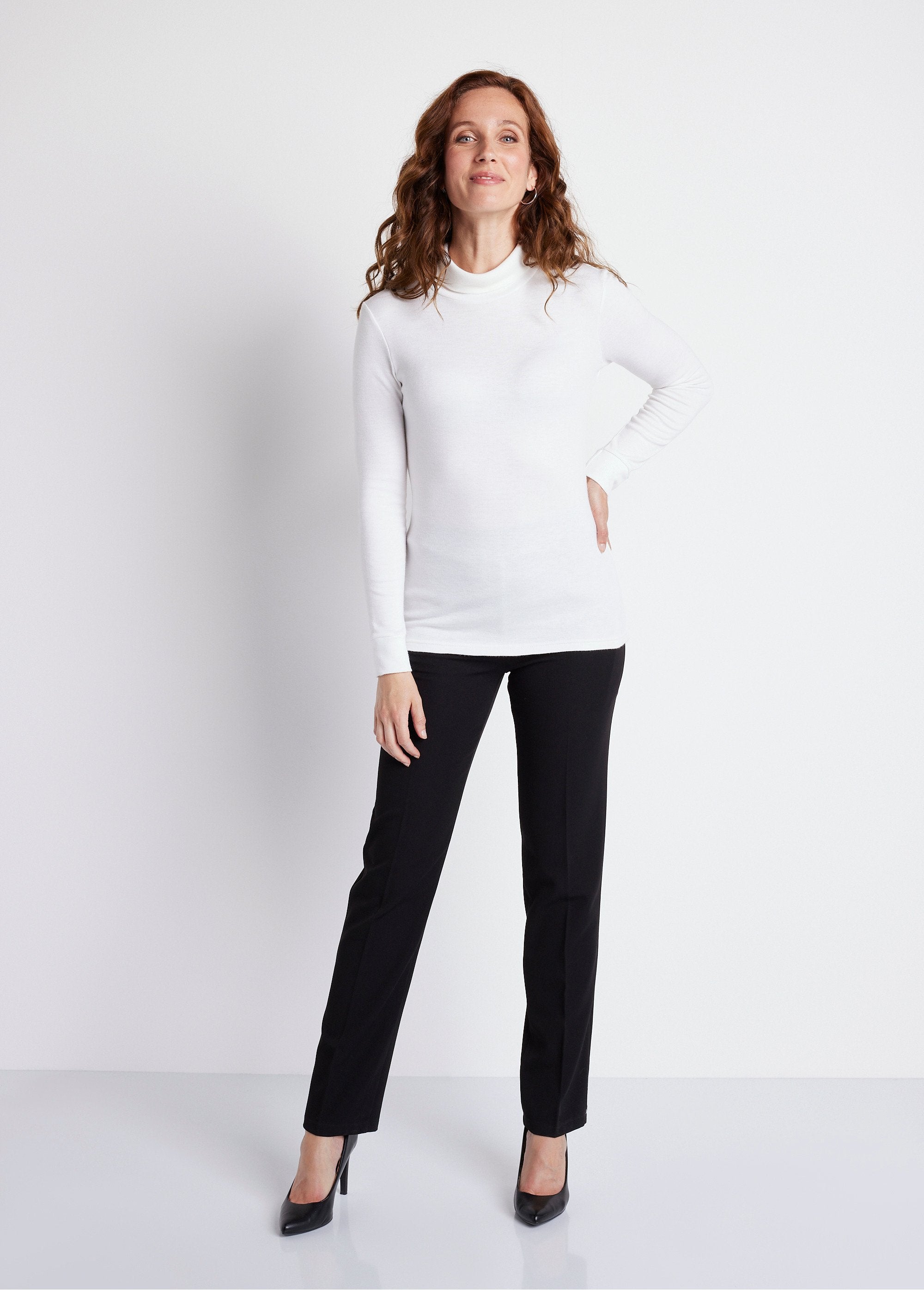 Pantaloni_a_gamba_dritta,_con_vita_semielastica_e_pancia_piatta_Uni_noir_SF1_slim