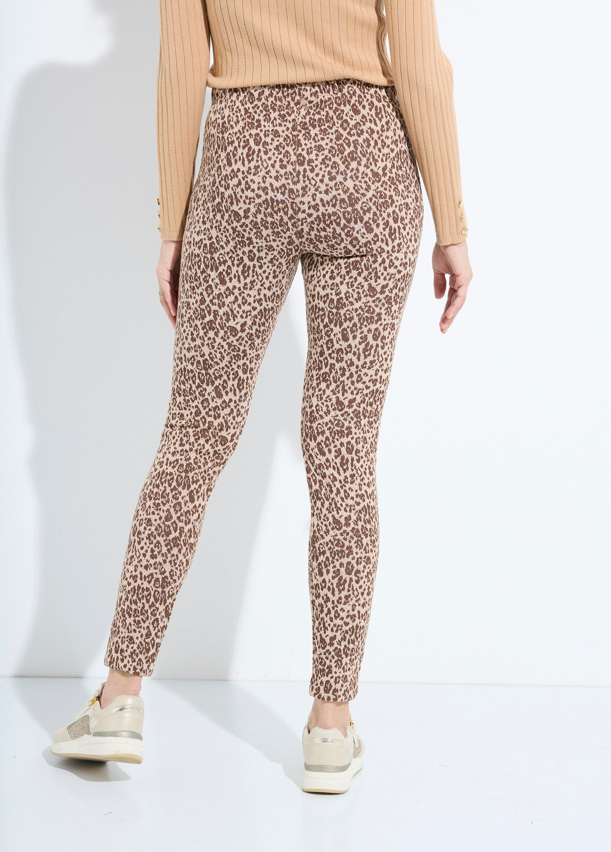Legging_in_pelle_animale_jacquard_con_elastico_in_vita_Beige_et_camel_DO1_slim