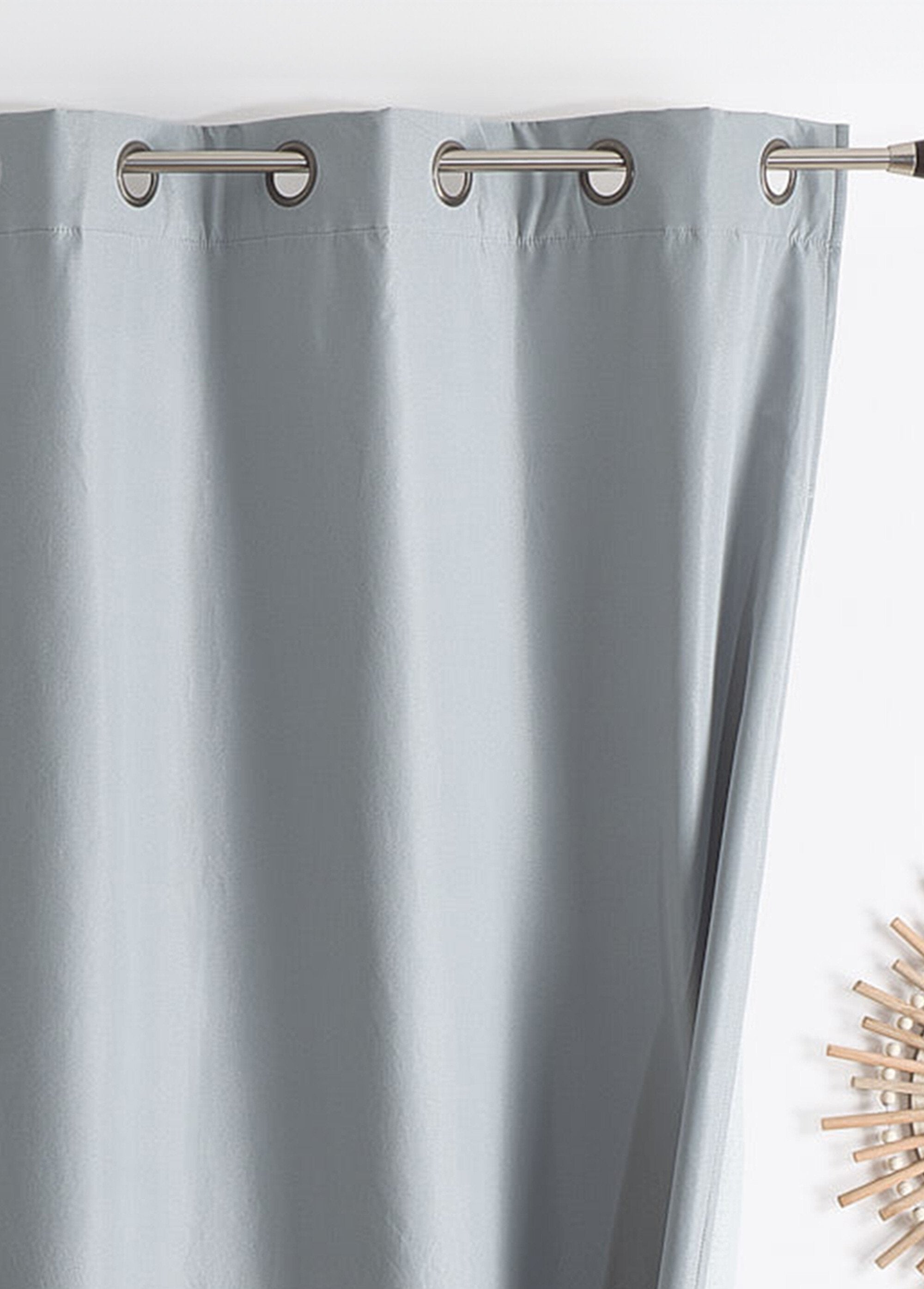 Tenda_altamente_oscurante_e_isolante_con_occhielli_Gris_DE2_slim