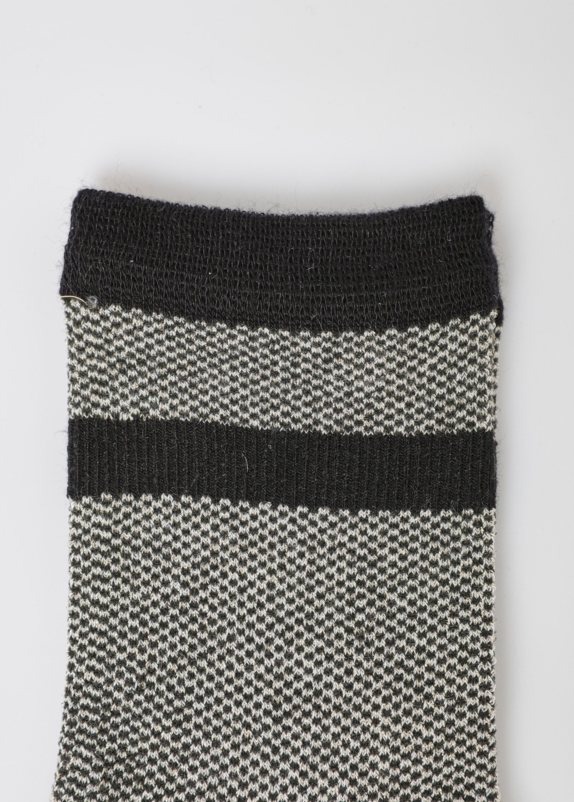 Set_di_2_calzini_assortiti_a_scacchiera_Gris_DE2_slim