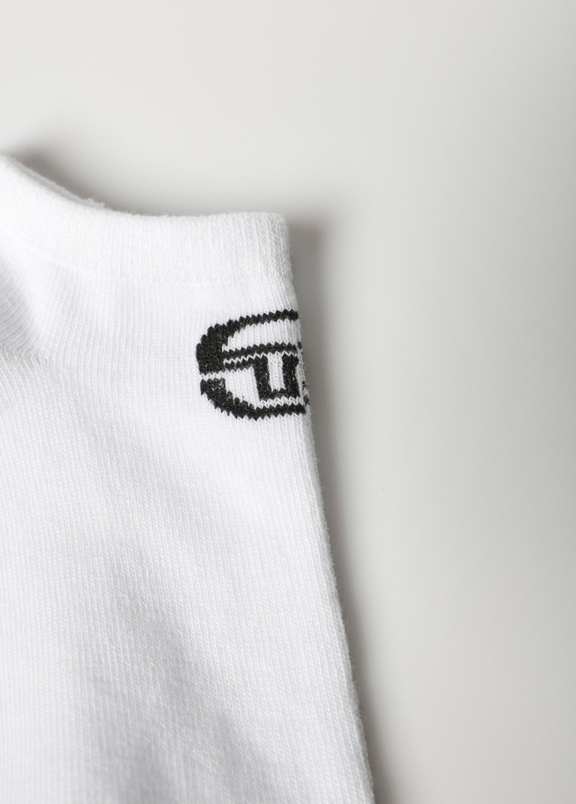 Confezione_da_3_calzini_bassi_con_logo_Blanc_DE4_slim