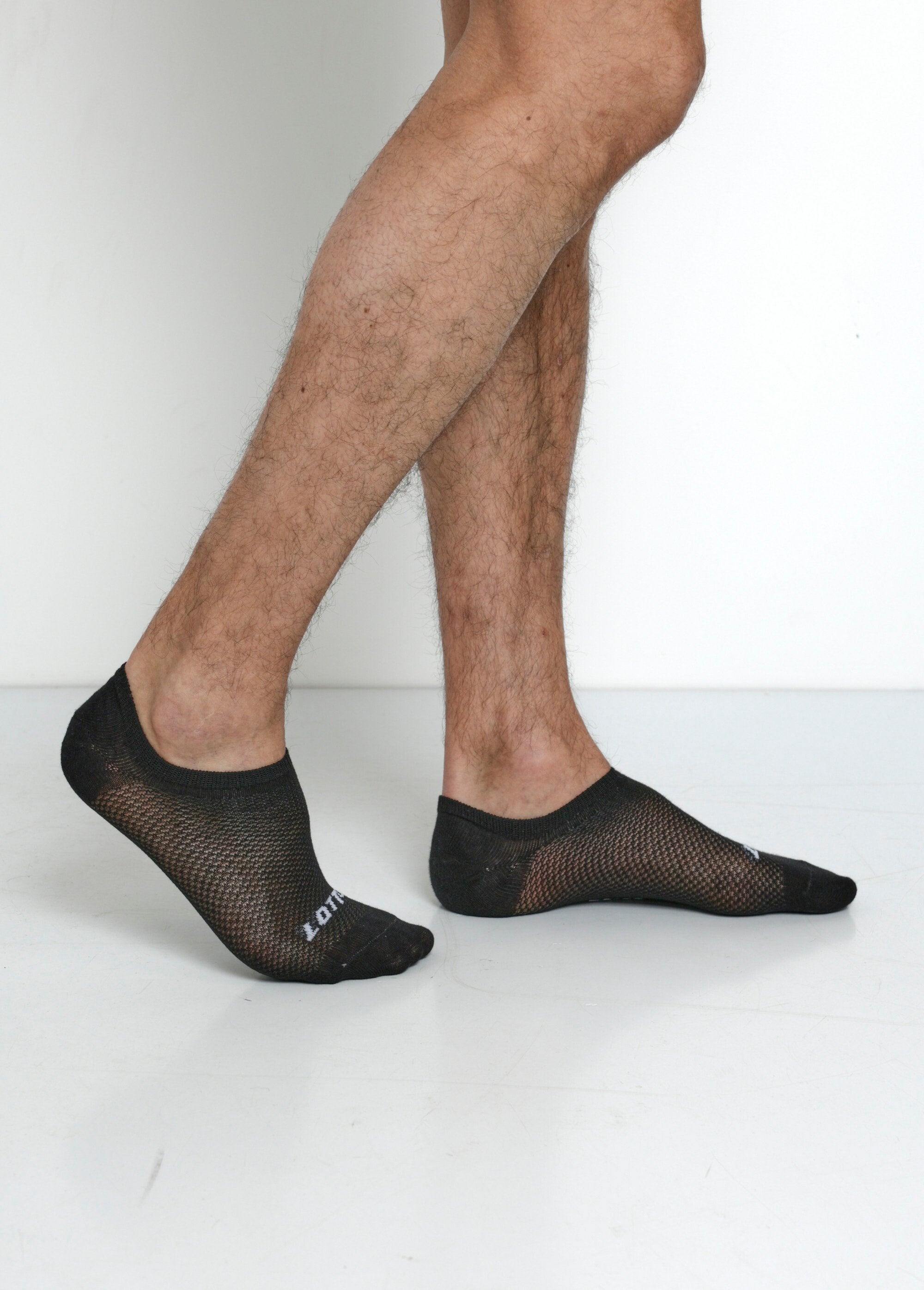 Set_di_3_calzini_sportivi,_logo_Noir_DR1_slim