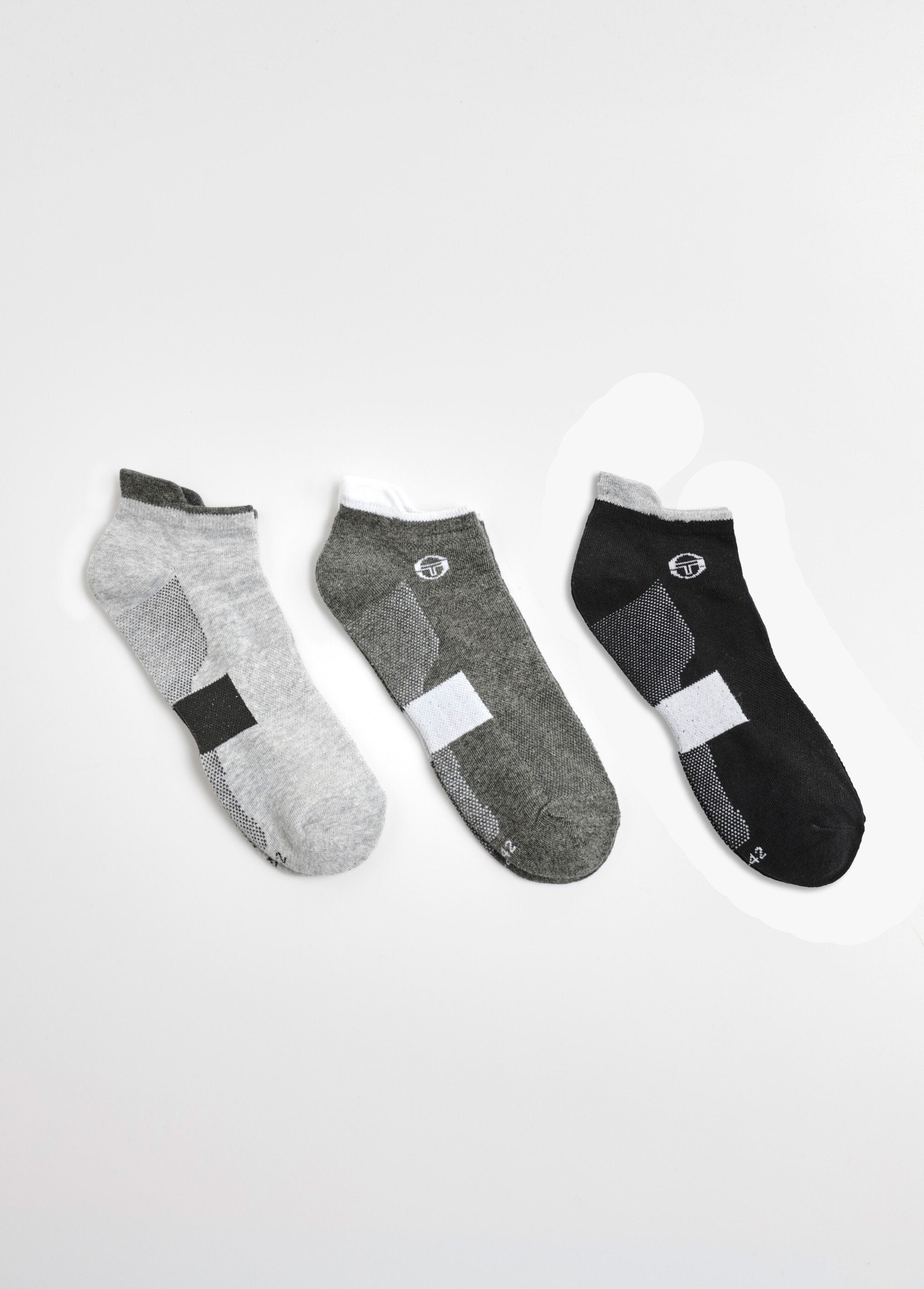 Set_di_3_calzini_con_dettaglio_sul_tallone_Assortis_gris_DE1_slim