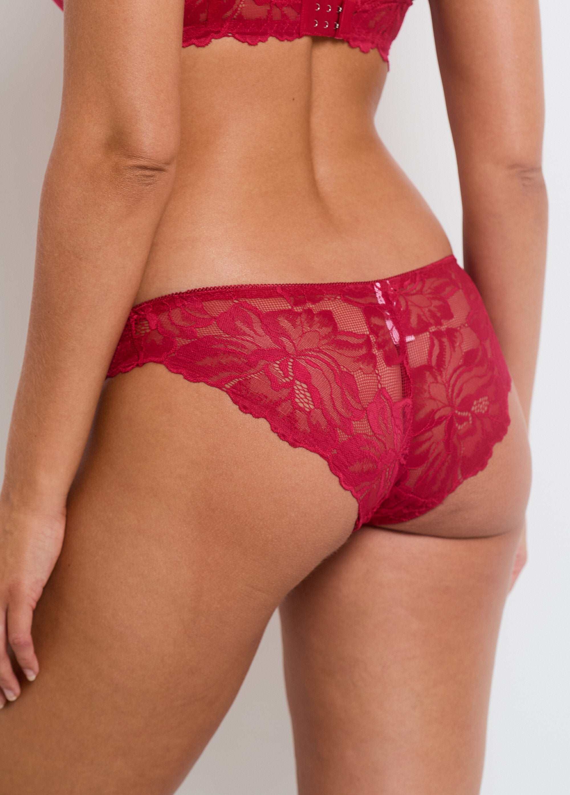 Mutandine_sexy_in_pizzo_floreale_Rouge_DO1_slim